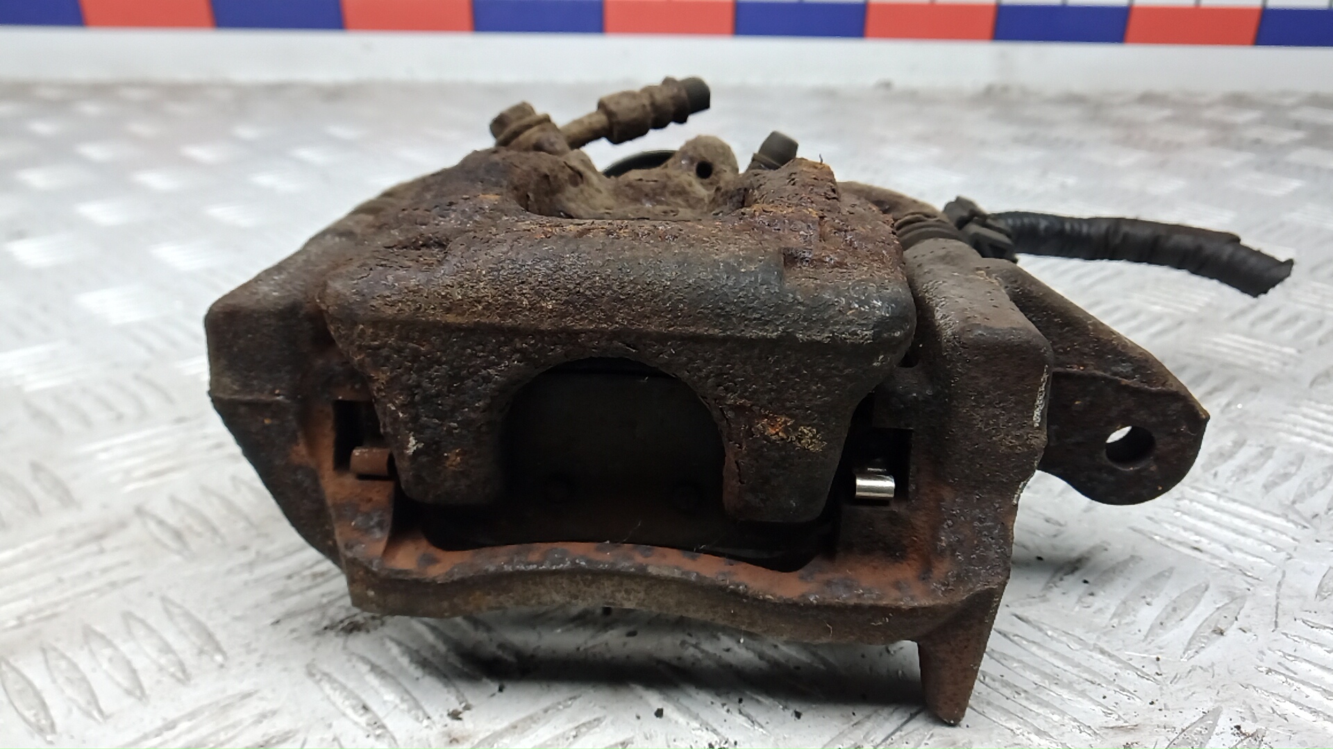 Суппорт задний правый