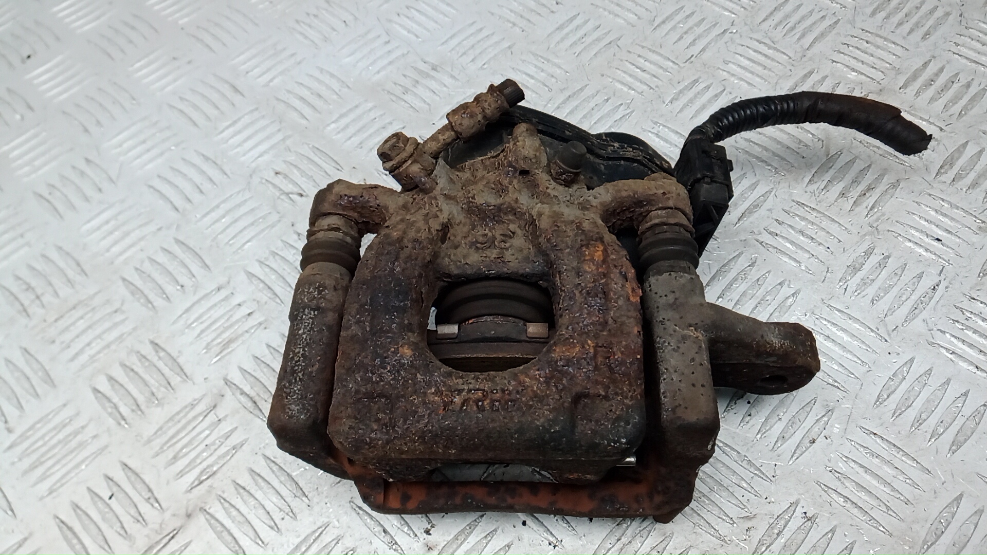 Суппорт задний правый