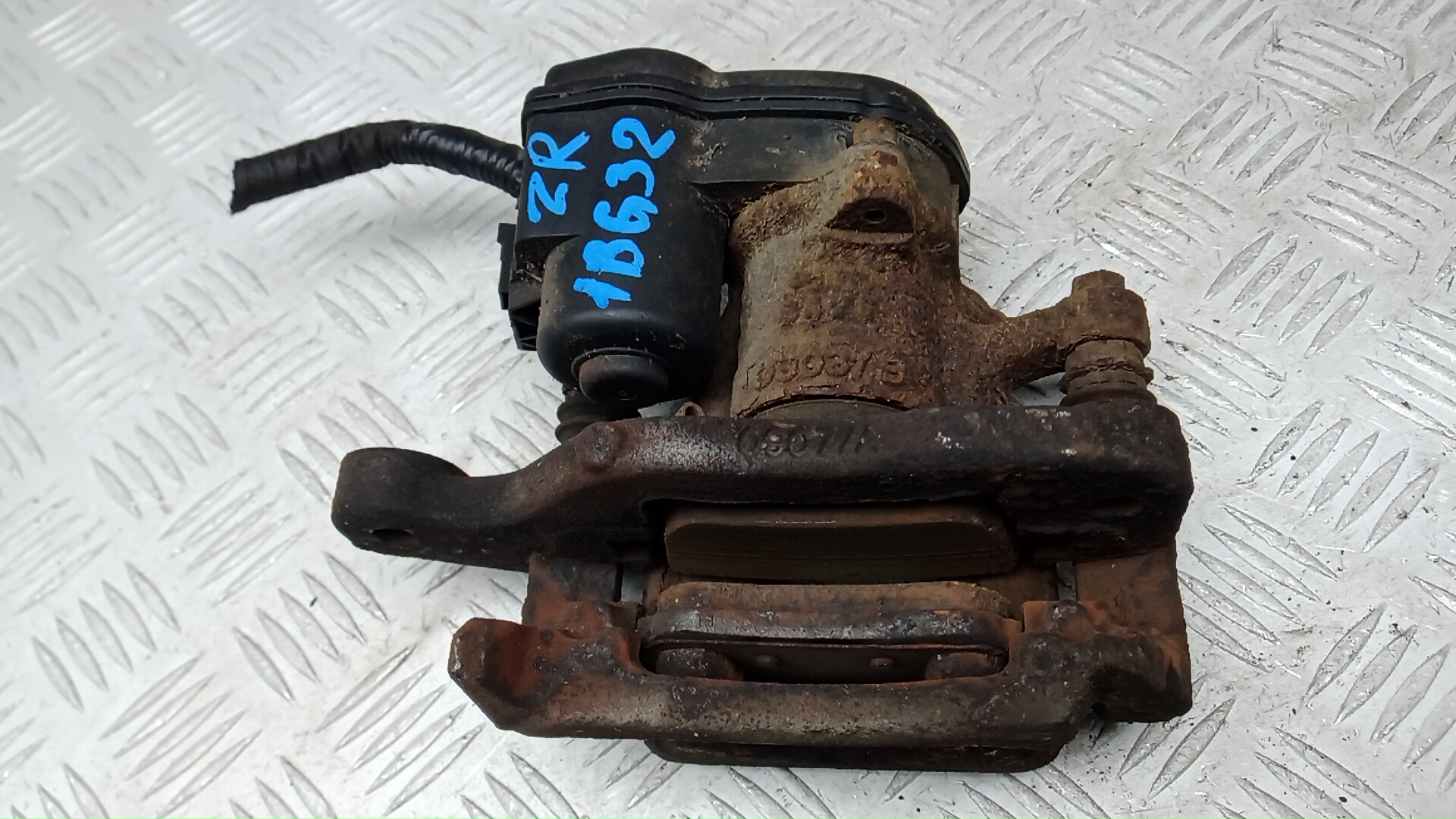 Суппорт задний правый