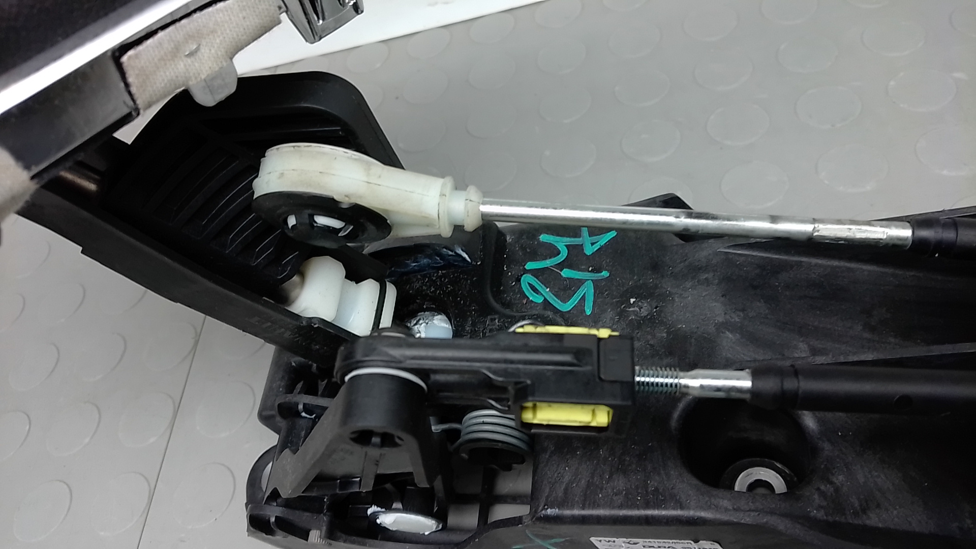 Кулиса МКПП / АКПП