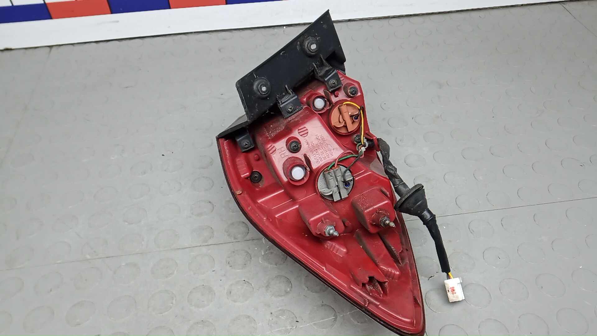 Фонарь задний правый