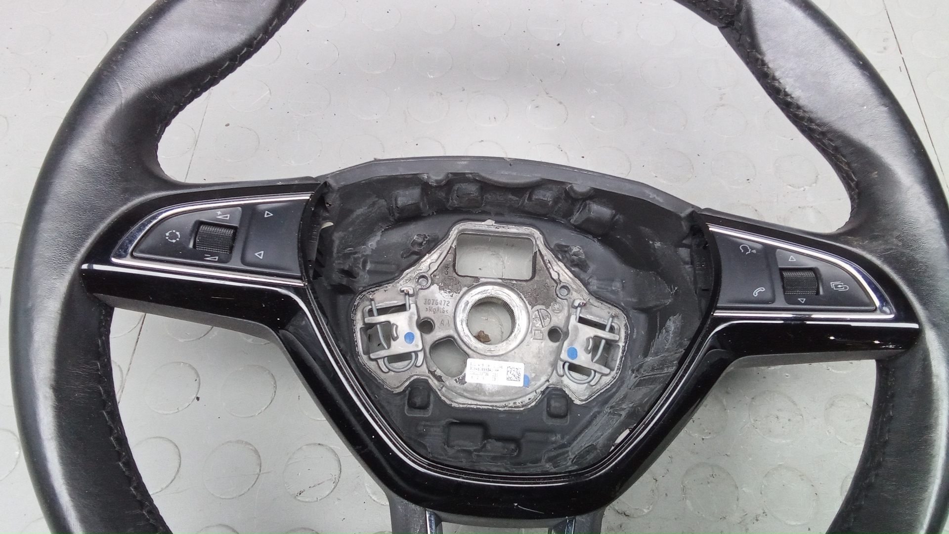 Рулевое колесо (руль)