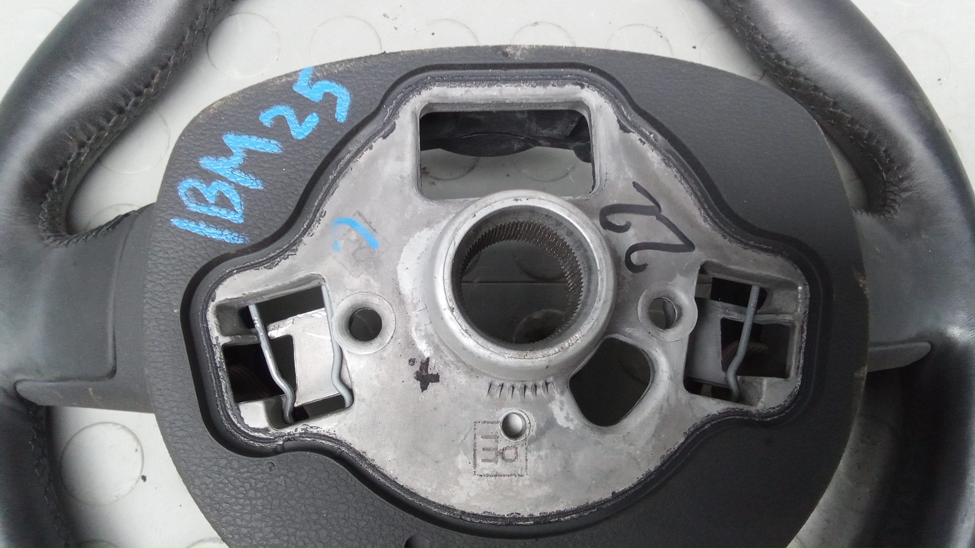 Рулевое колесо (руль)