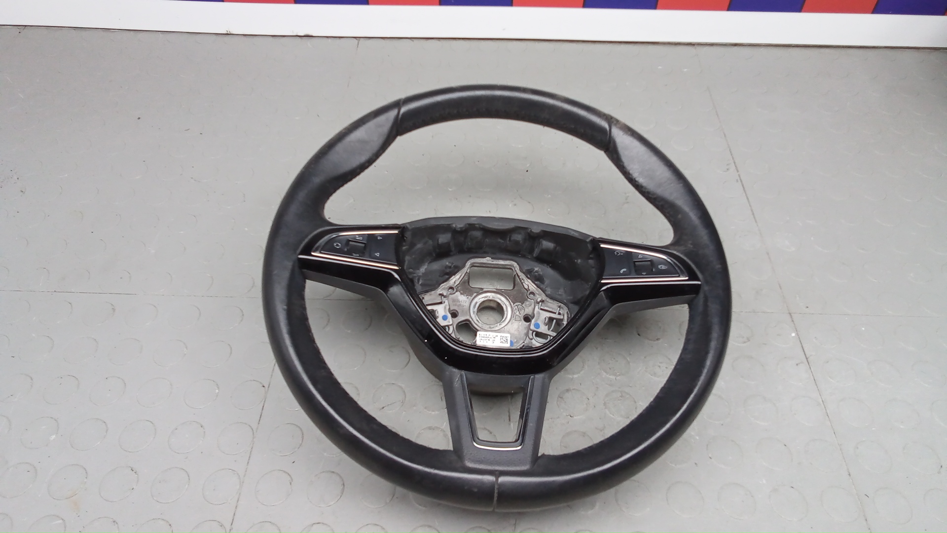 Рулевое колесо (руль)