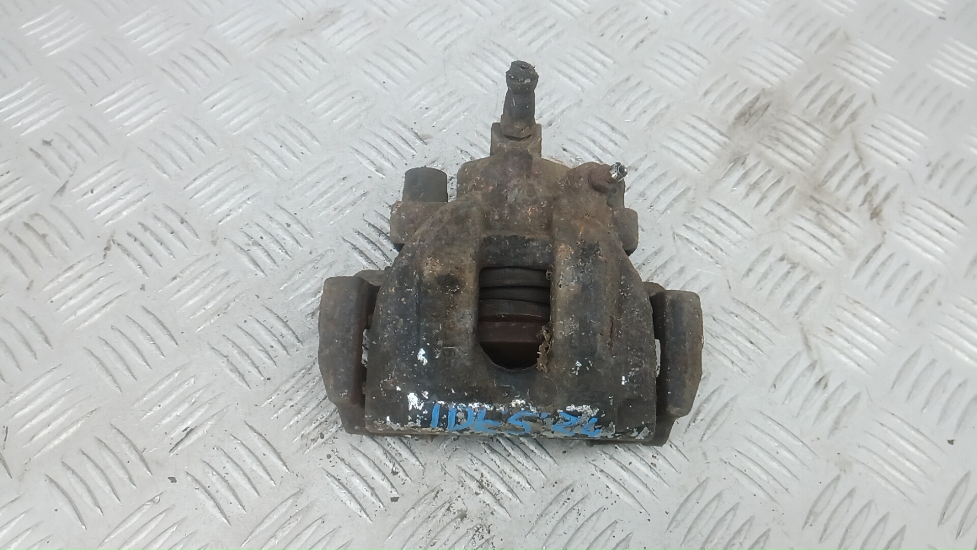 Суппорт задний левый