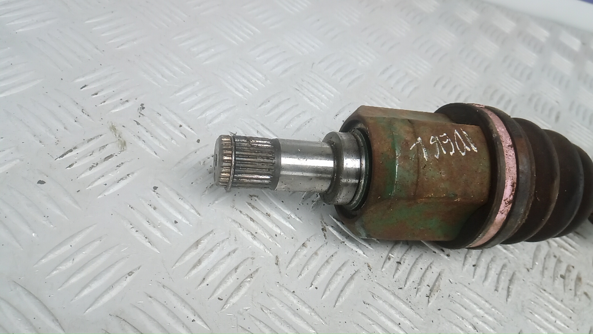 Полуось передняя левая