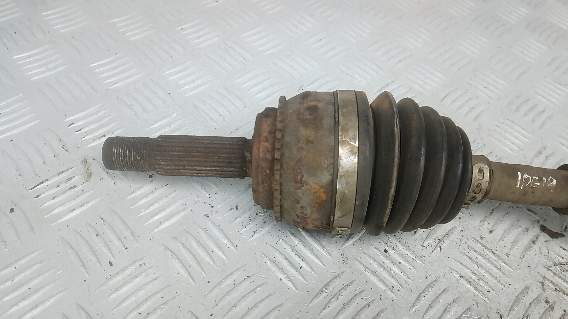 Полуось передняя левая