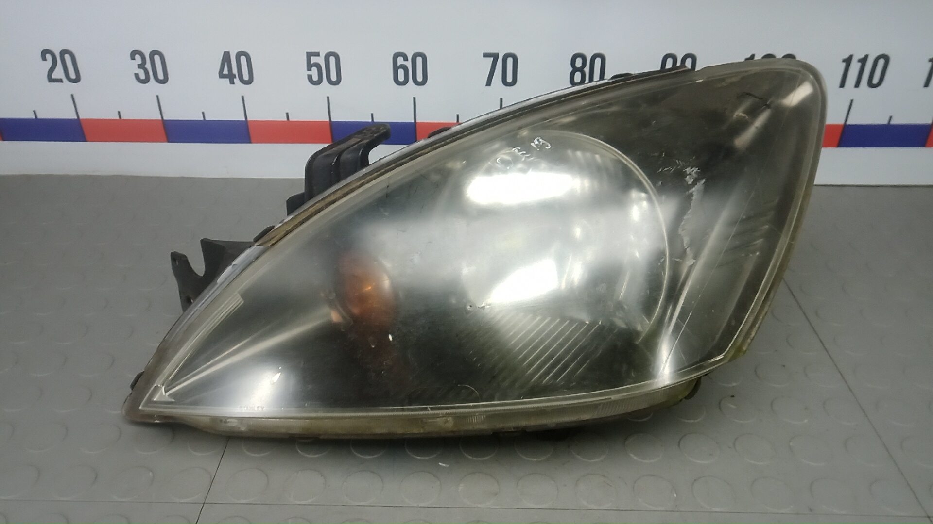 Фара левая