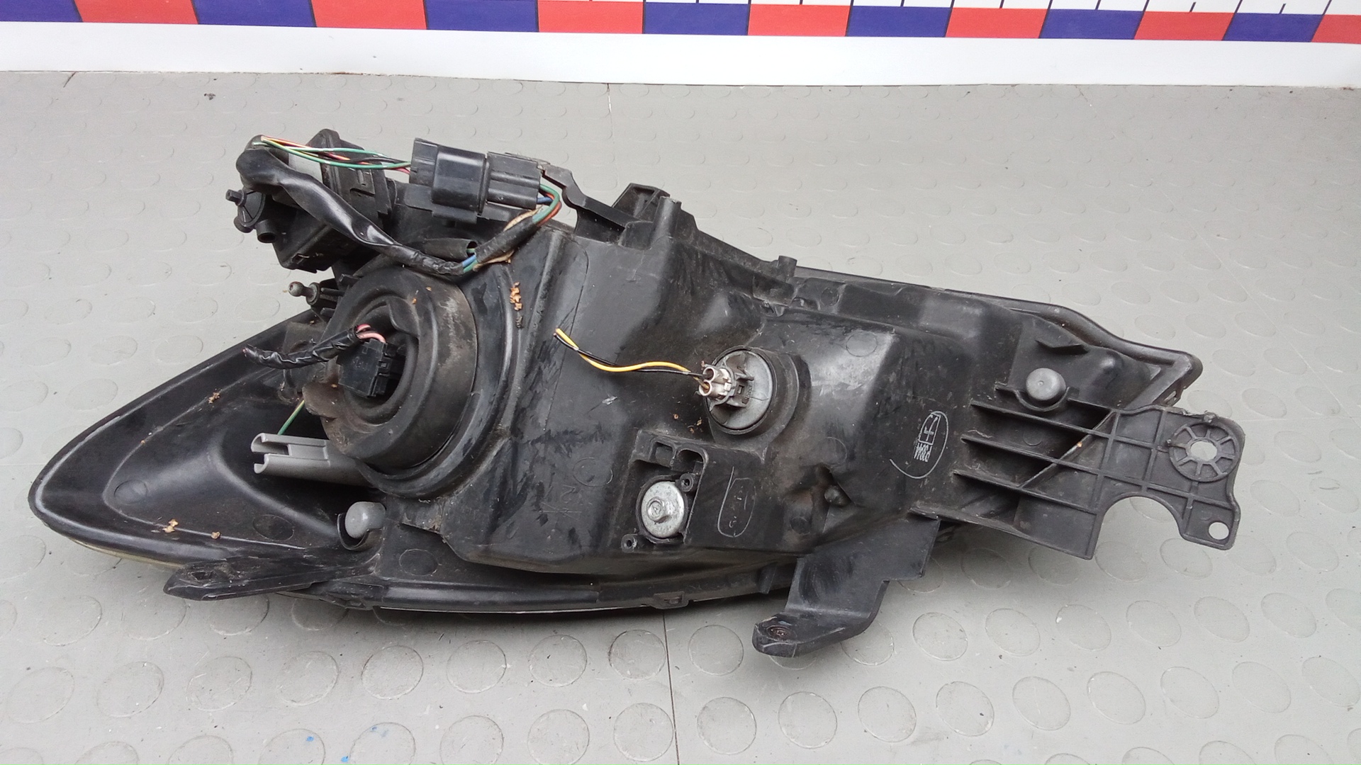 Фара правая