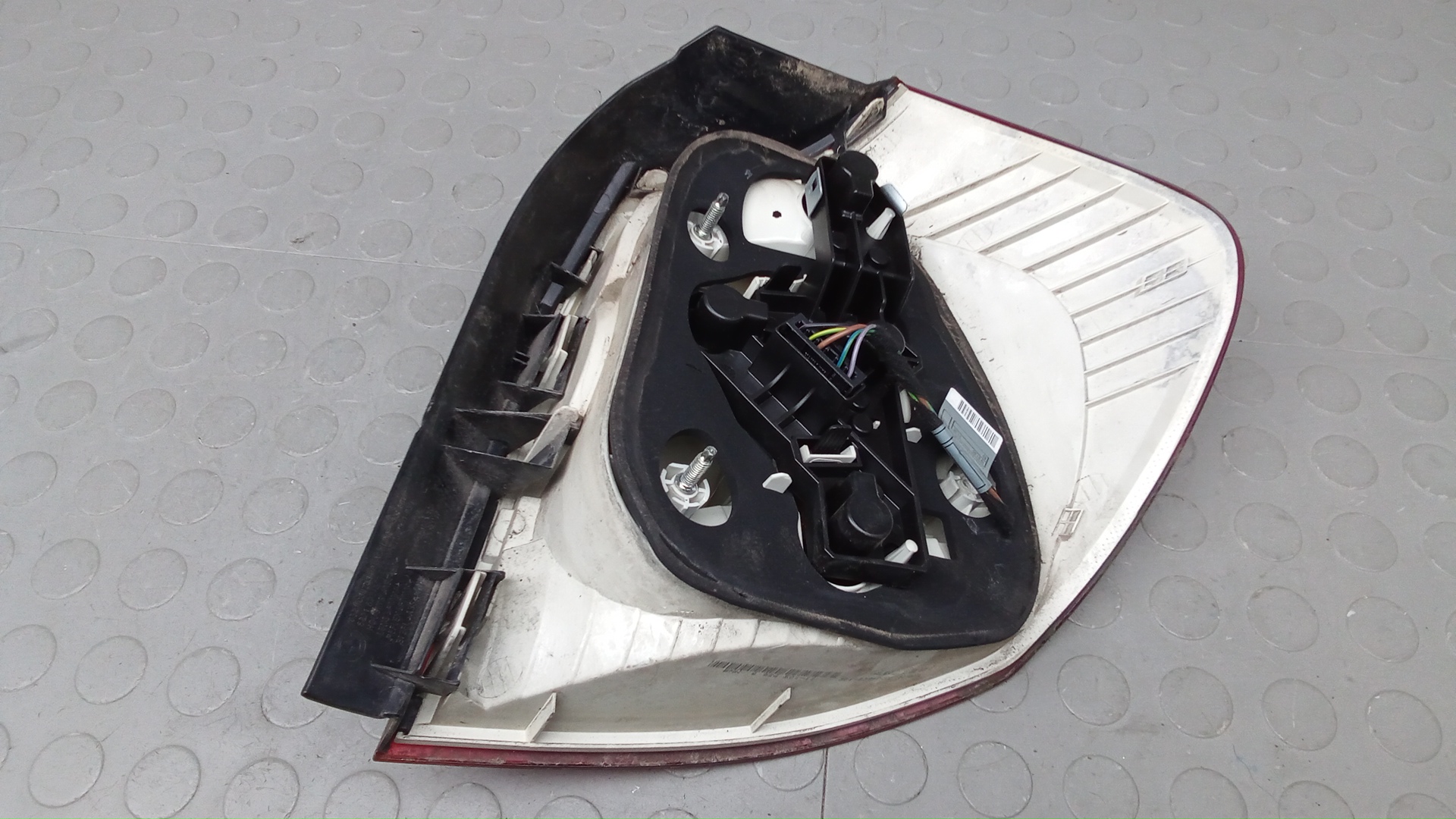 Фонарь задний левый