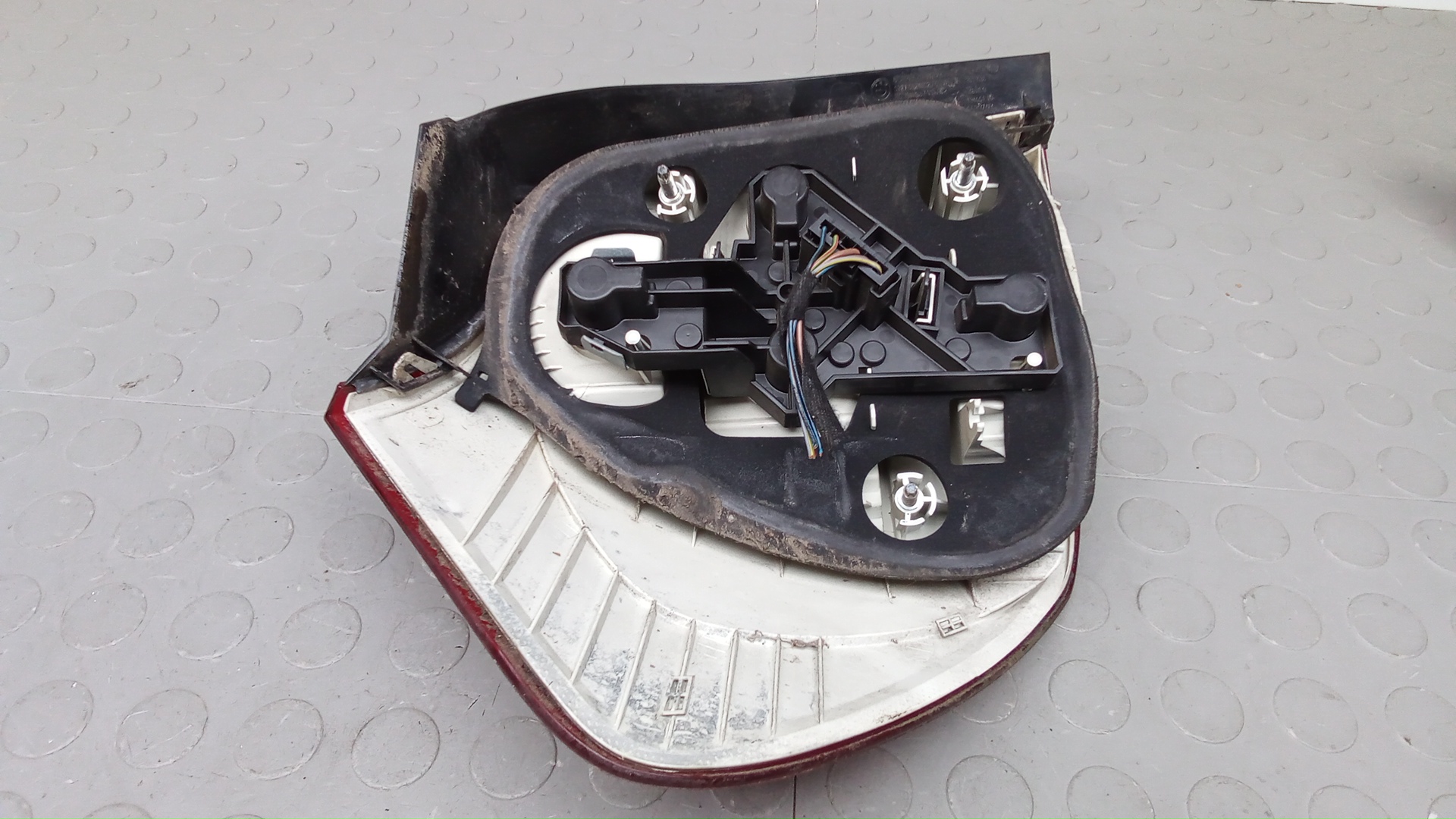 Фонарь задний правый