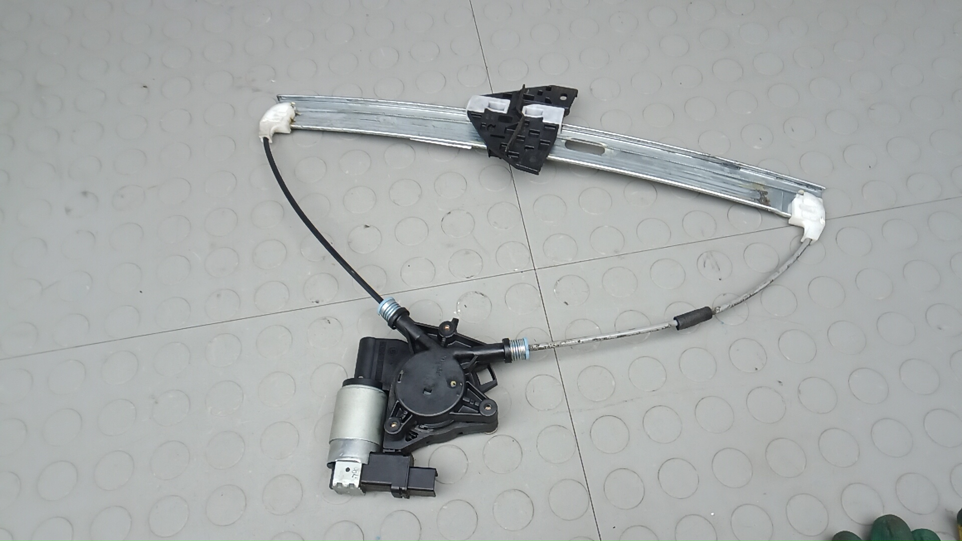 Стеклоподъемник электр. передний правый