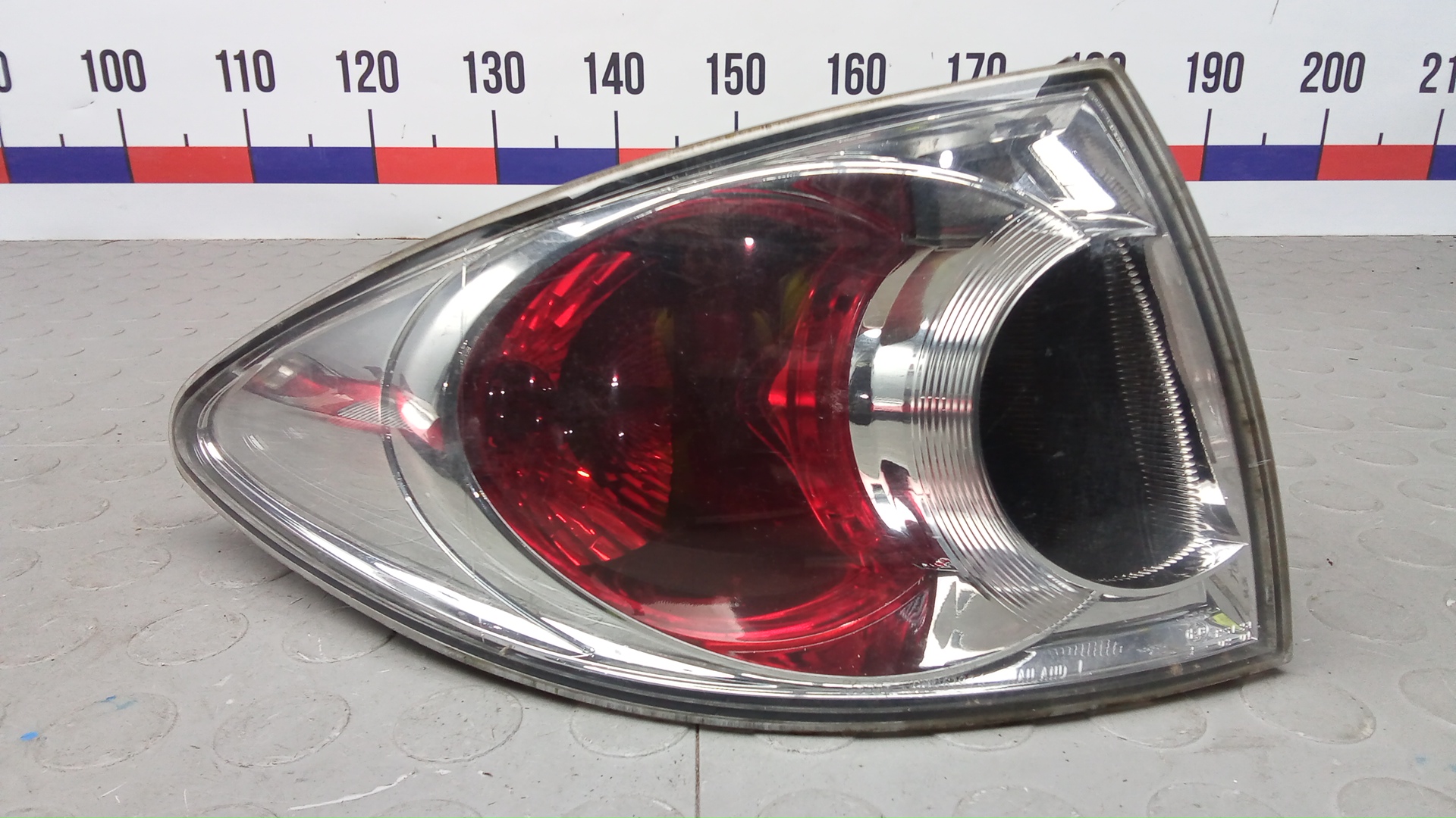 Фонарь задний левый