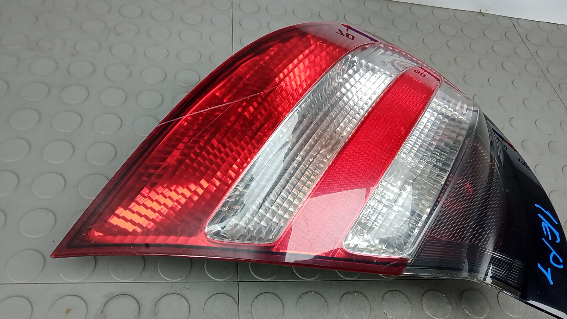 Фонарь задний левый