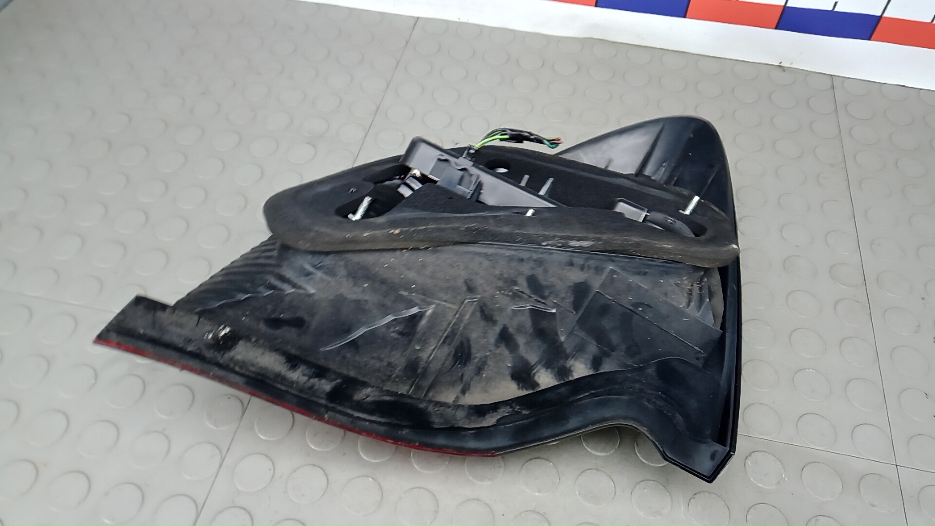 Фонарь задний правый