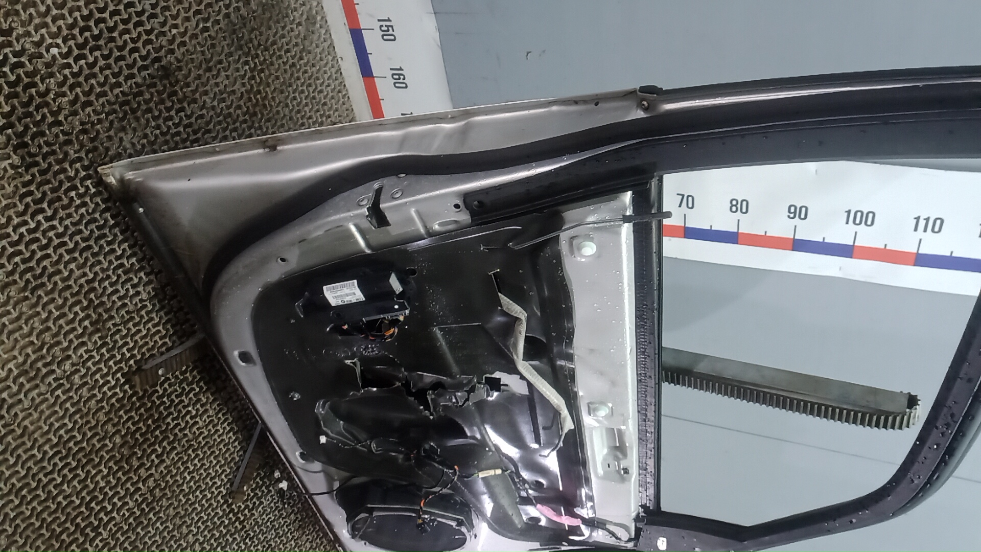 Дверь передняя левая