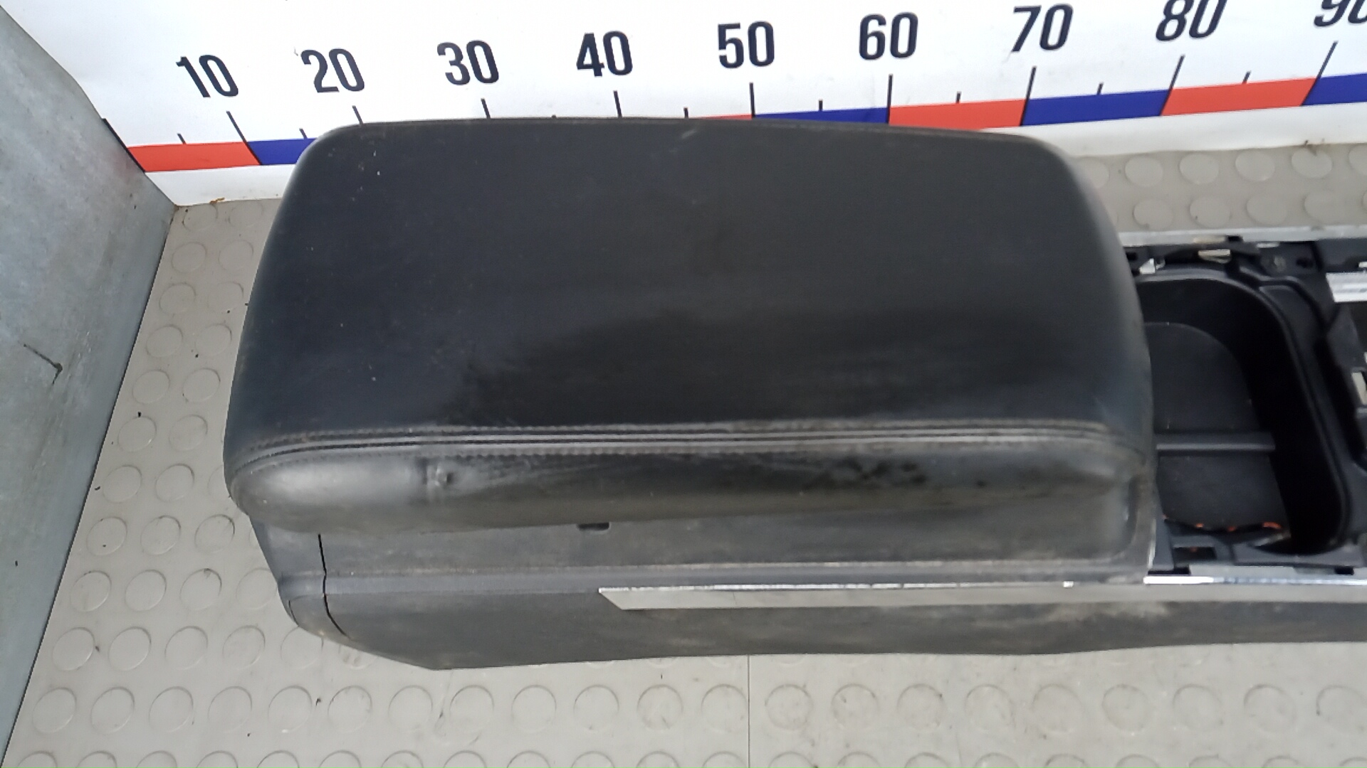 Подлокотник