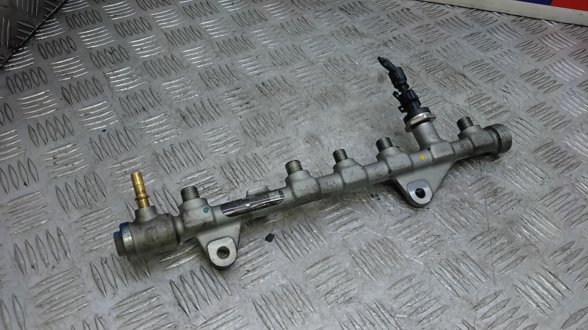 Рейка топливная (рампа)