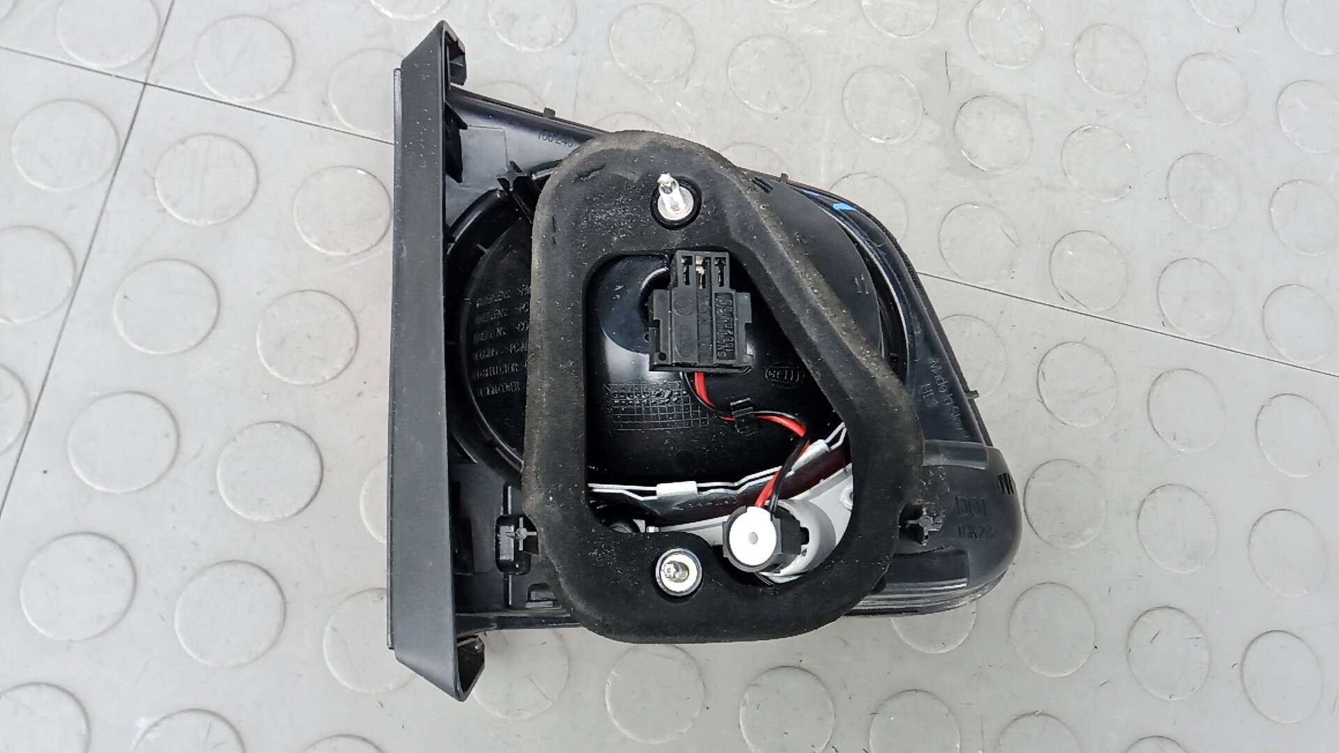 Фонарь задний внутренний правый