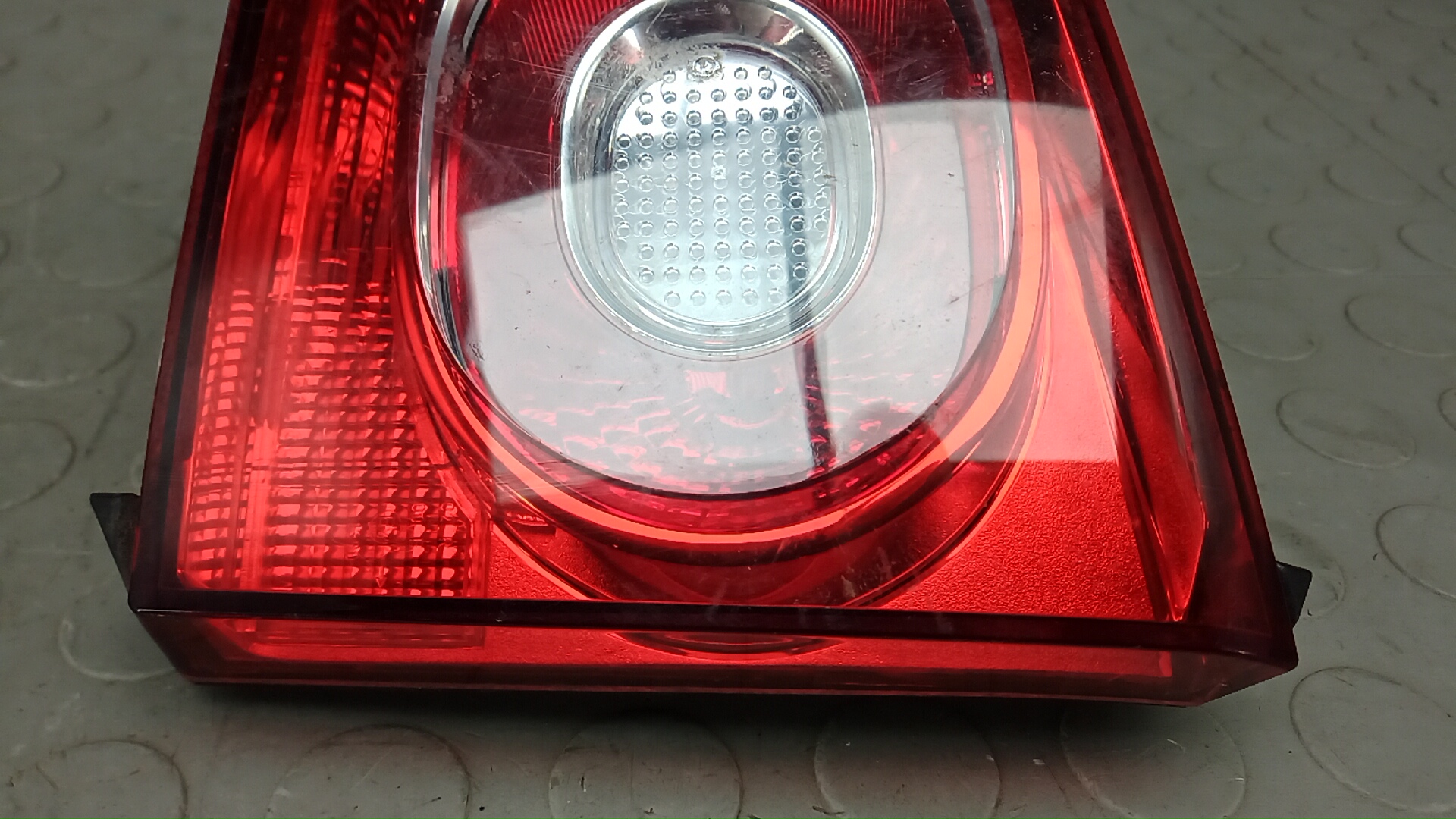 Фонарь задний внутренний правый