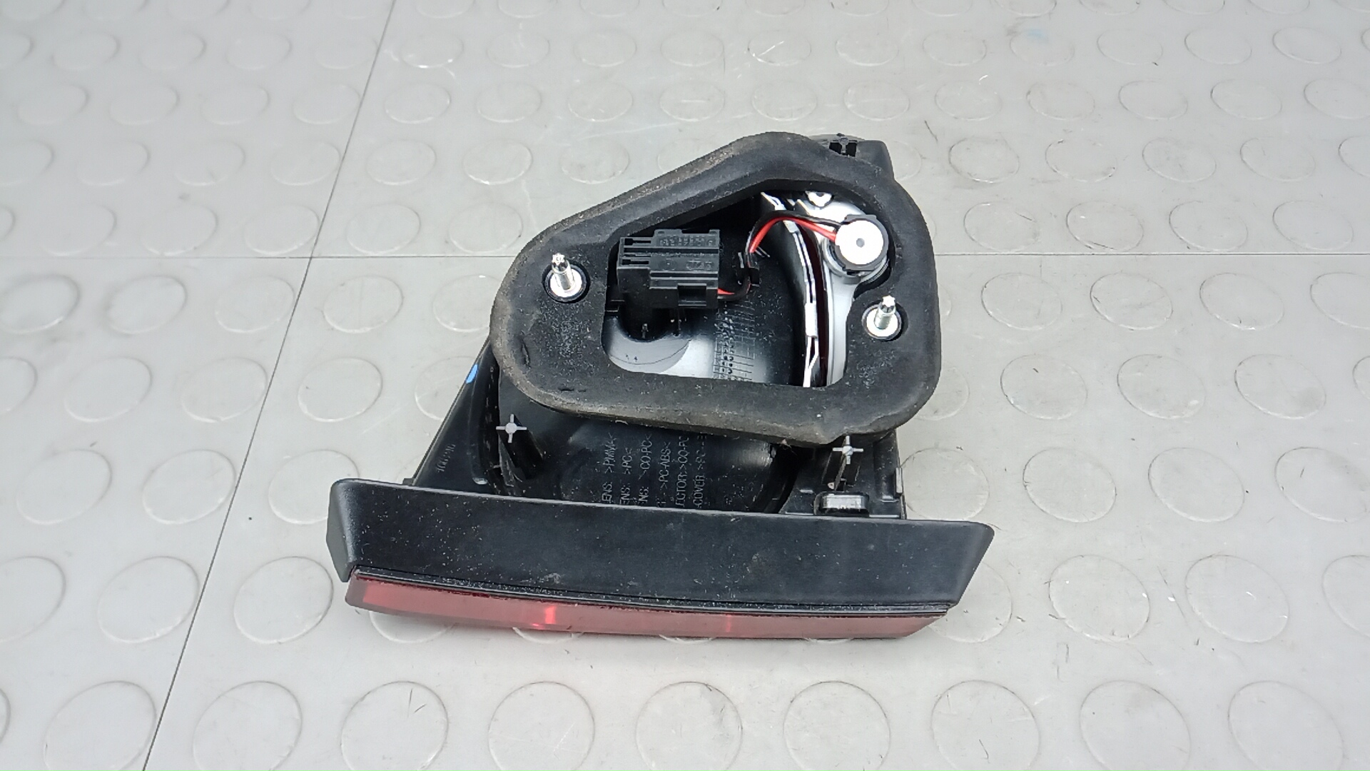 Фонарь задний внутренний правый