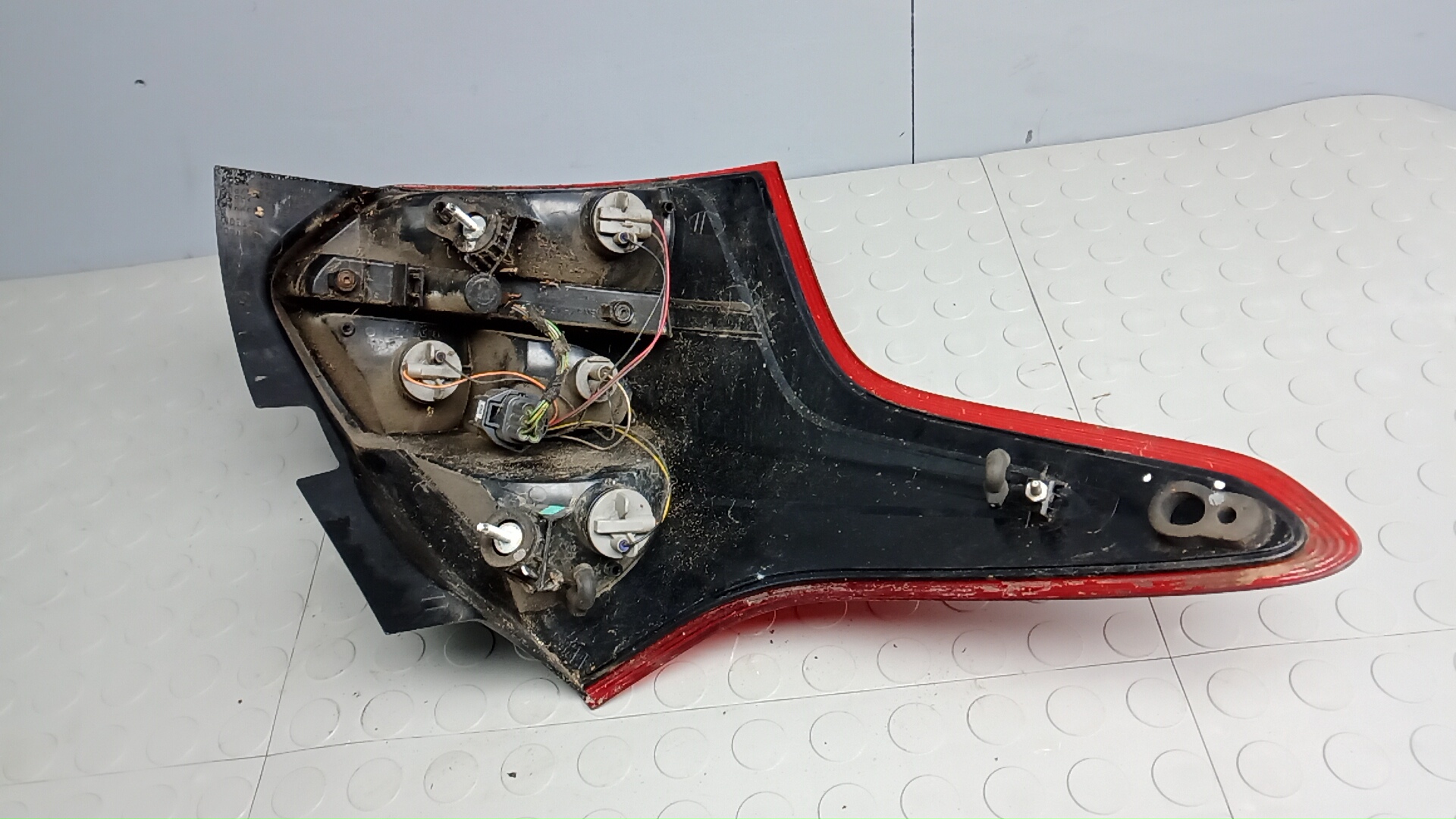 Фонарь задний правый