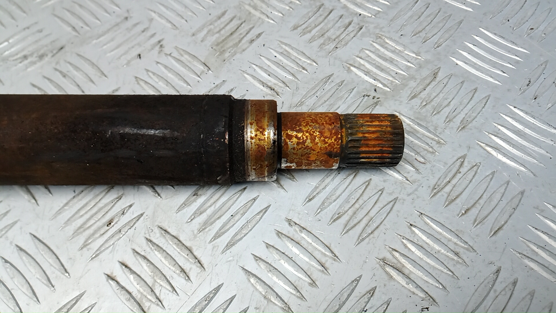 Полуось передняя правая