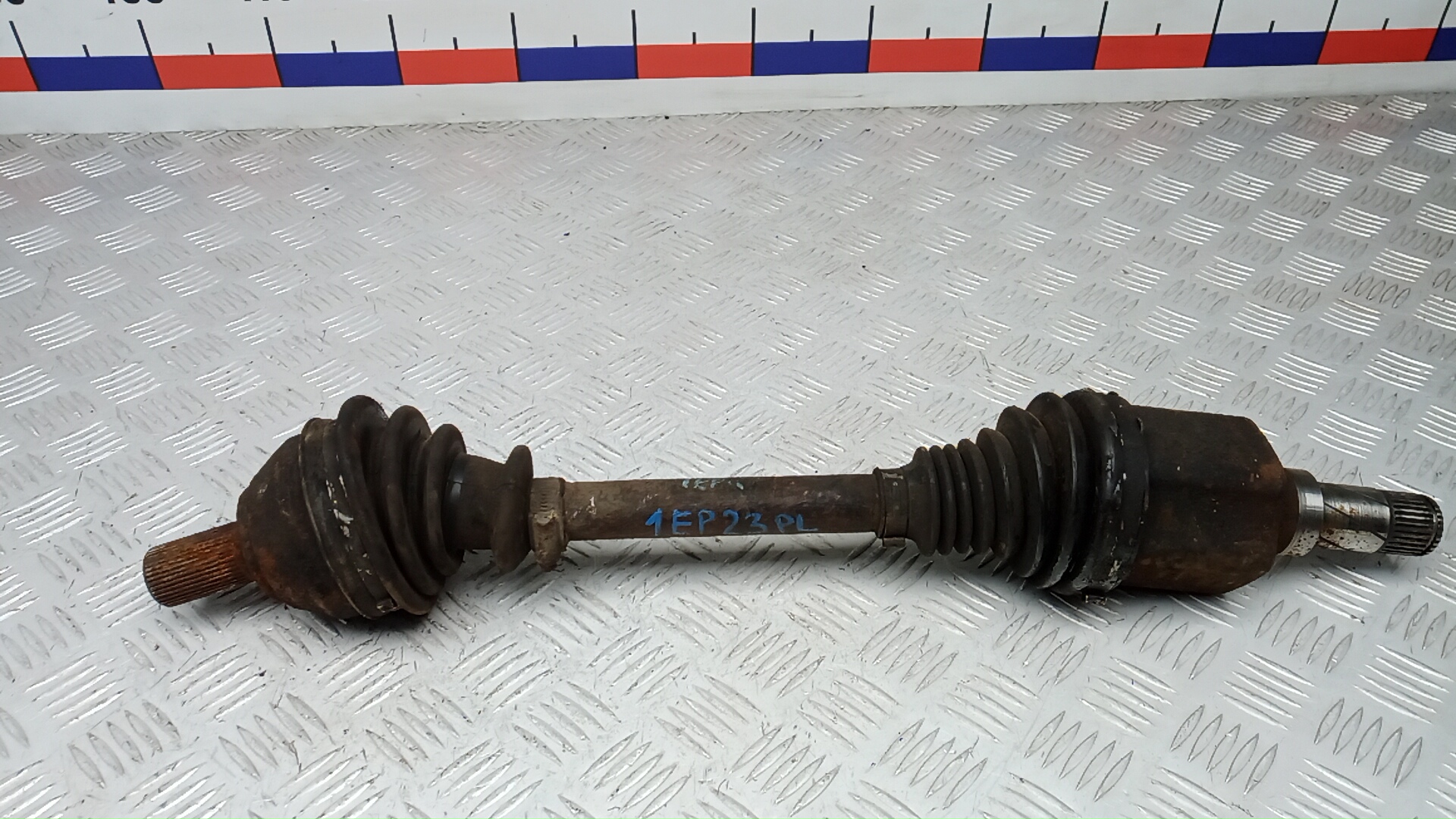 Полуось передняя левая