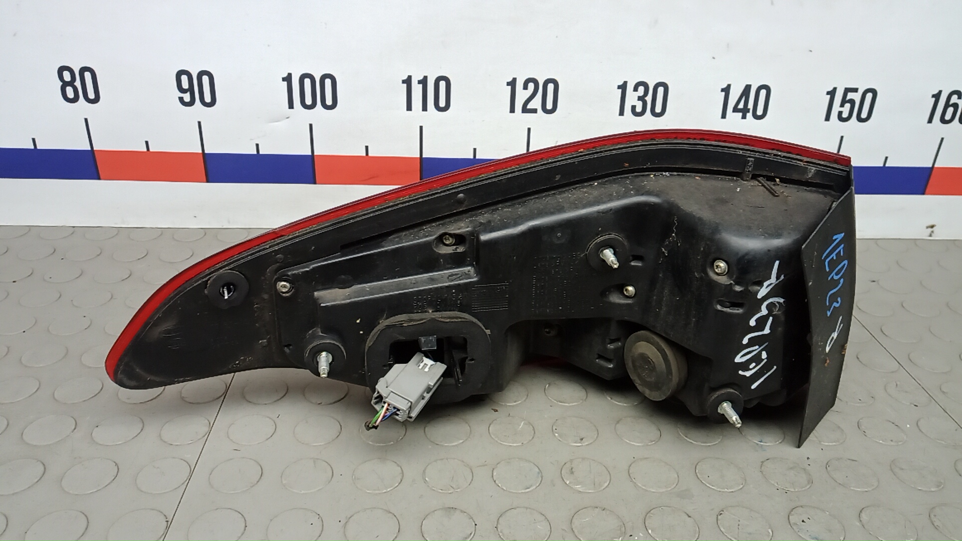 Фонарь задний правый