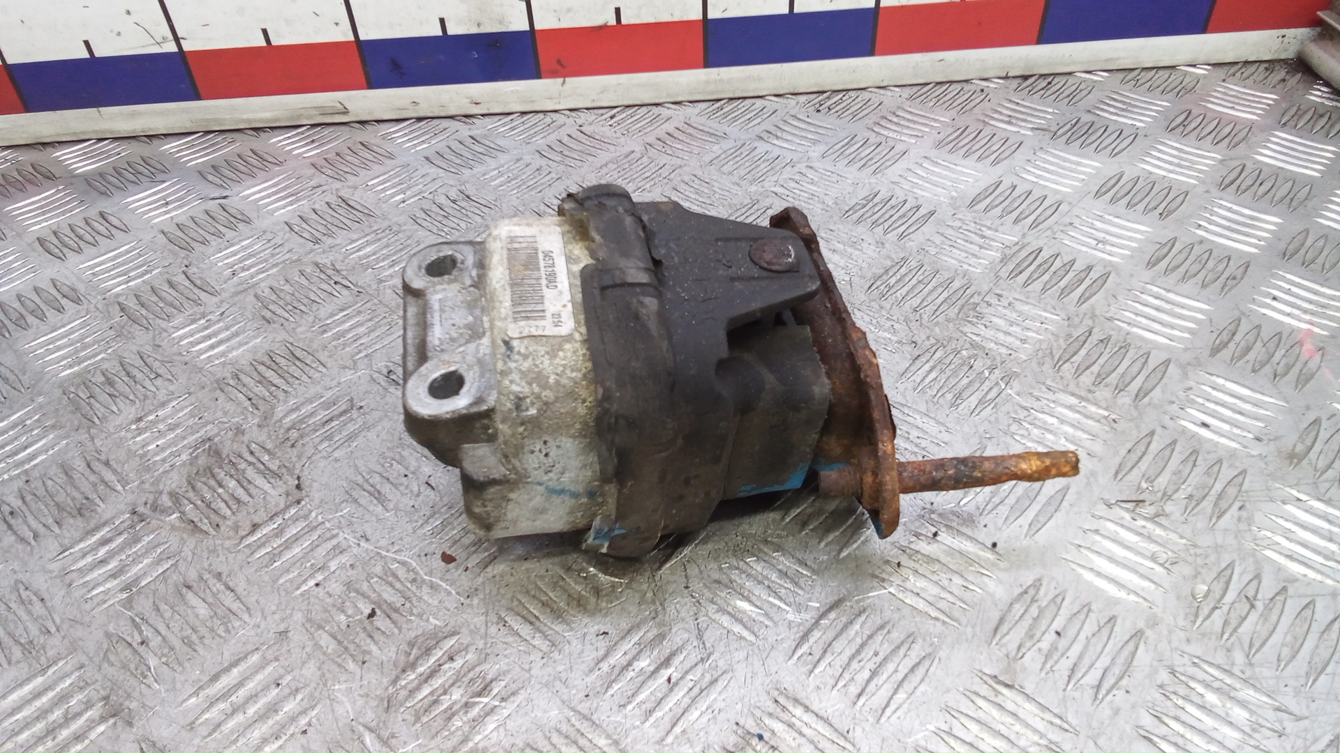 Опора двигателя