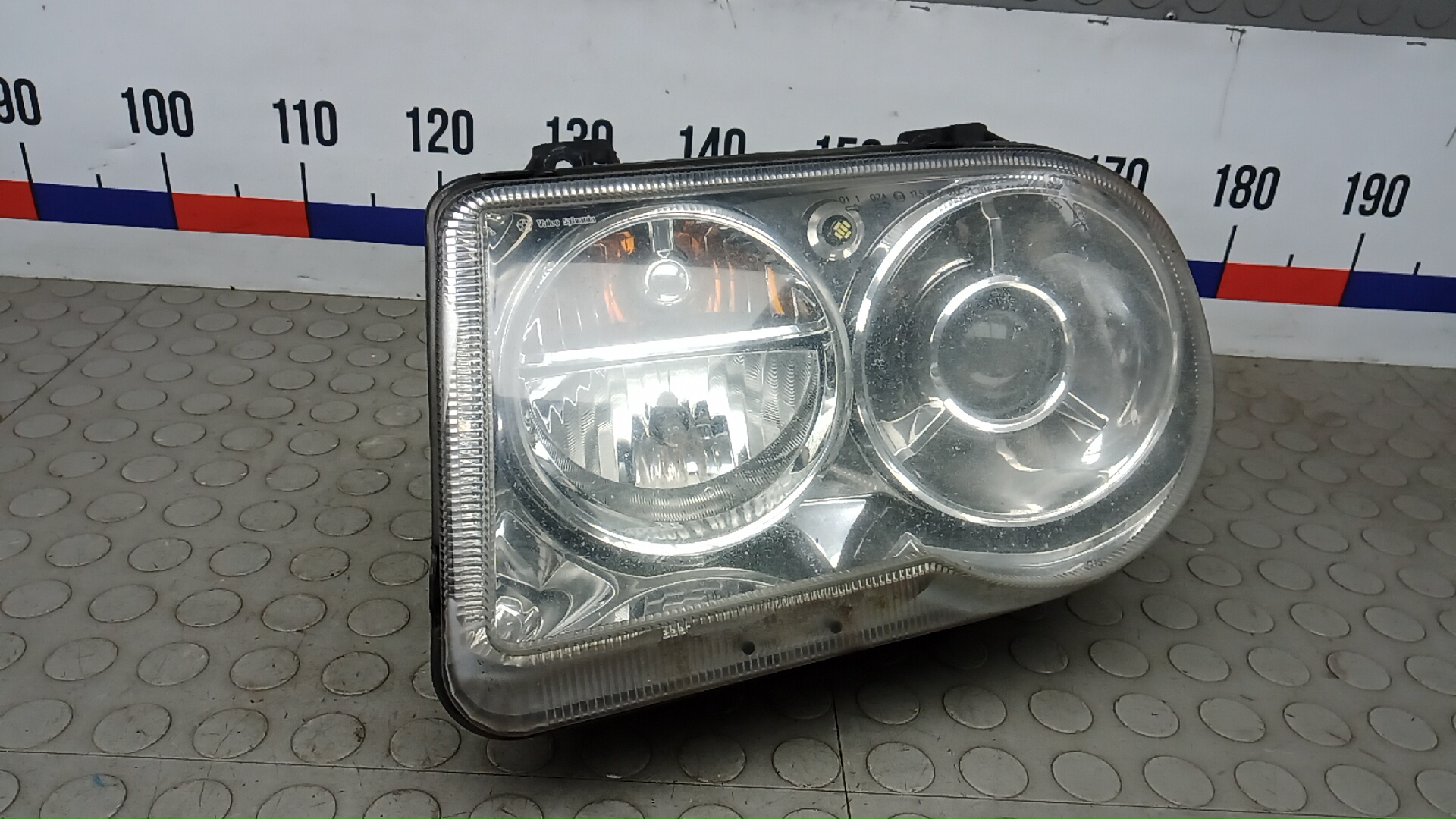 Фара левая