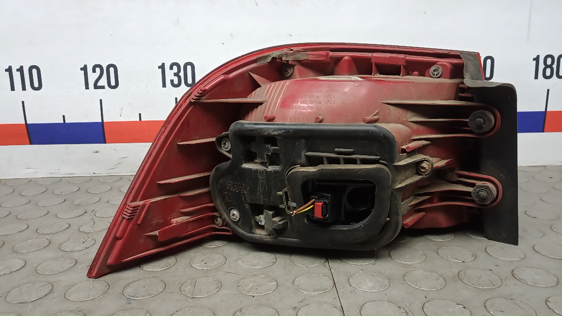 Фонарь задний правый