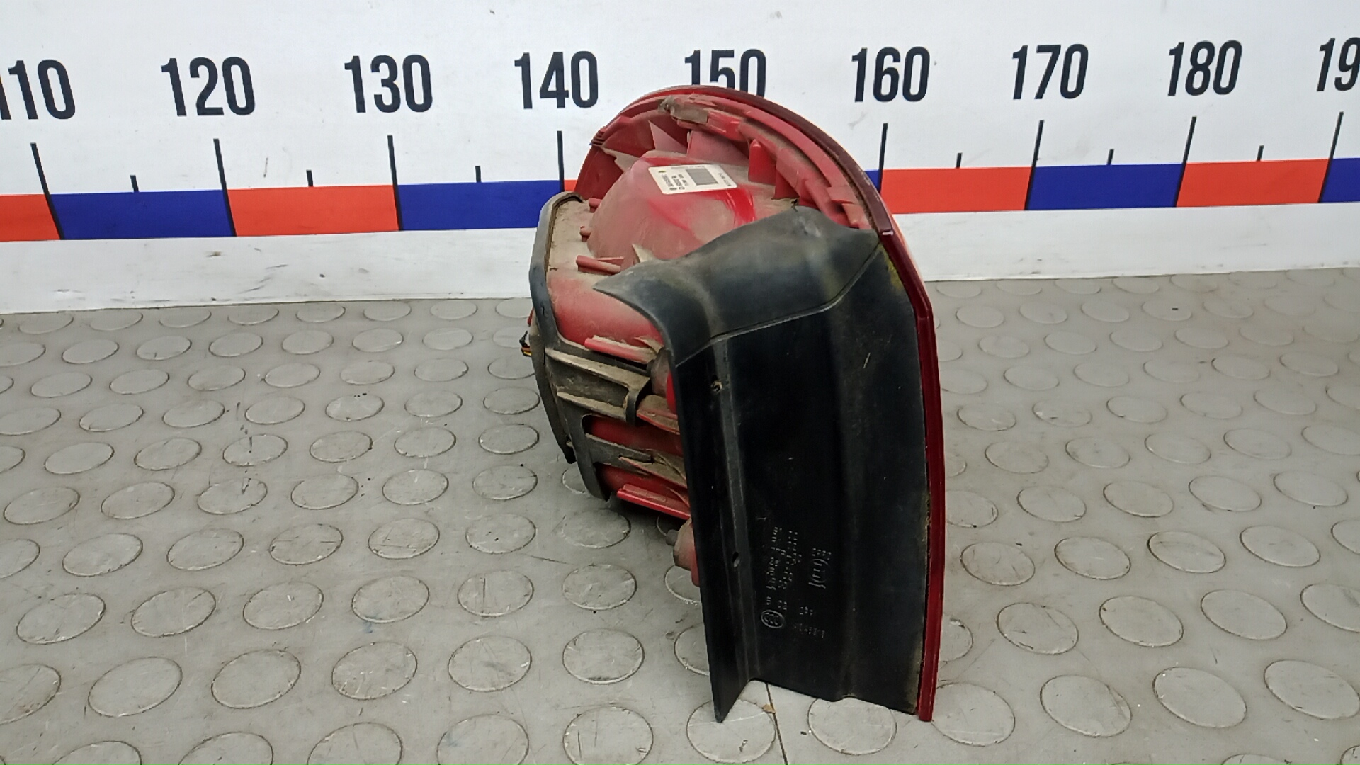 Фонарь задний правый