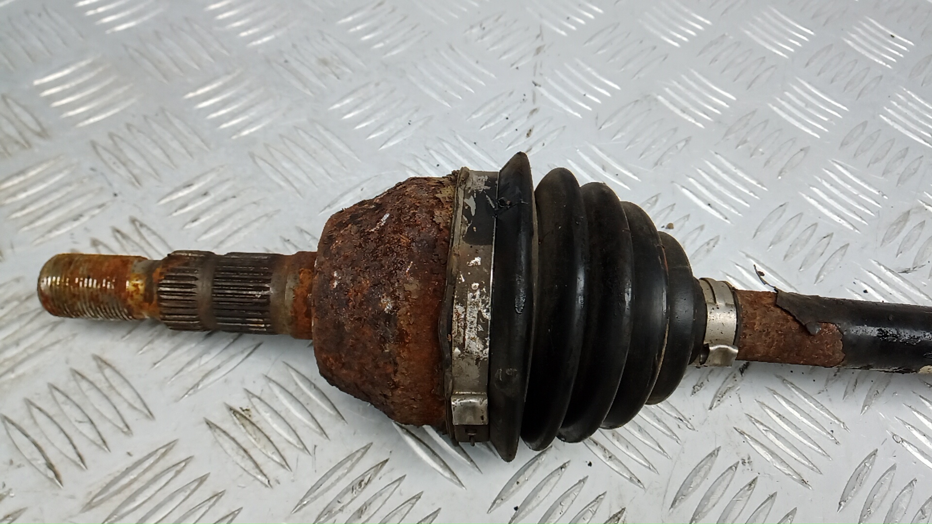 Полуось передняя правая