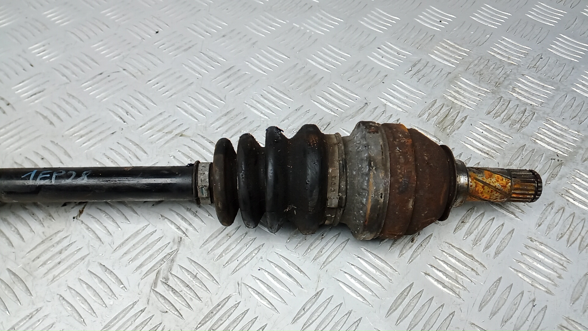 Полуось передняя правая