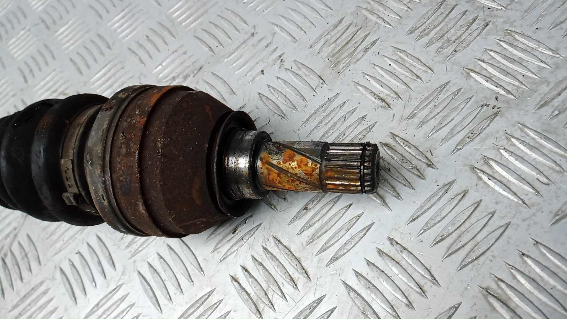 Полуось передняя правая