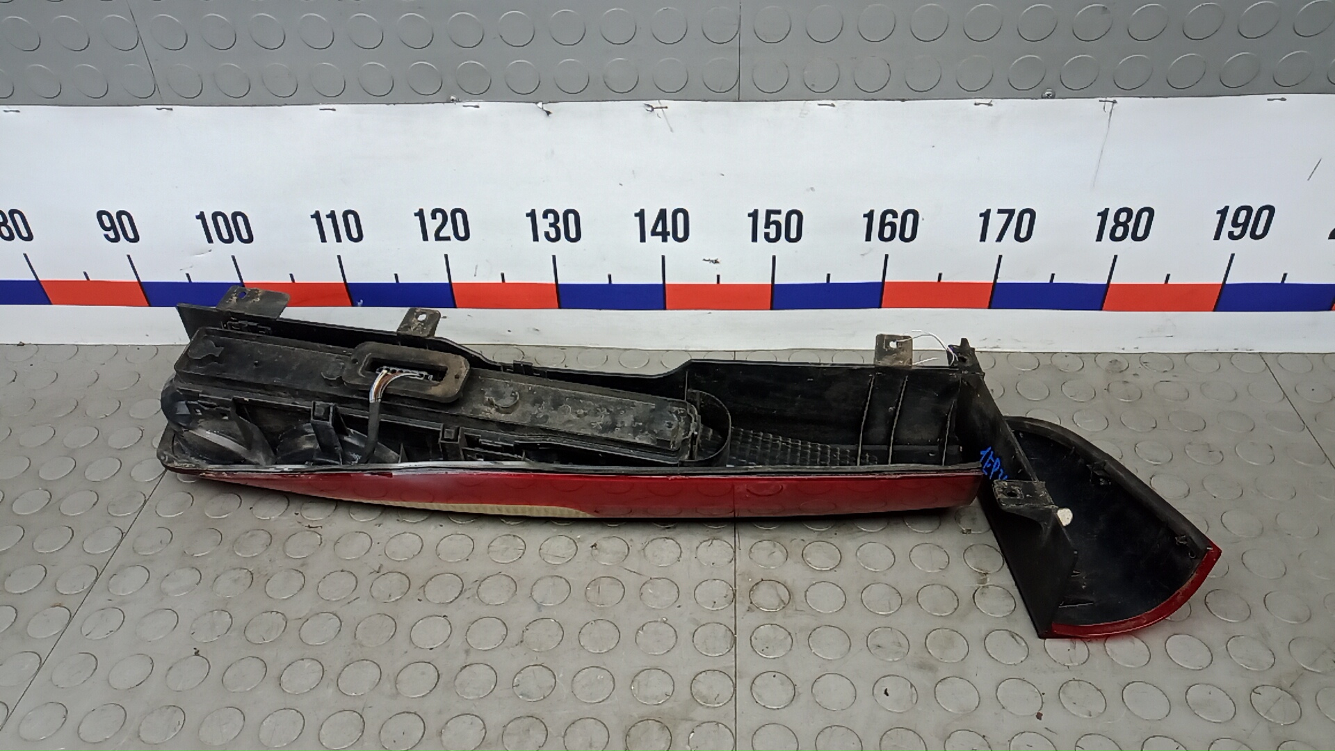 Фонарь задний левый