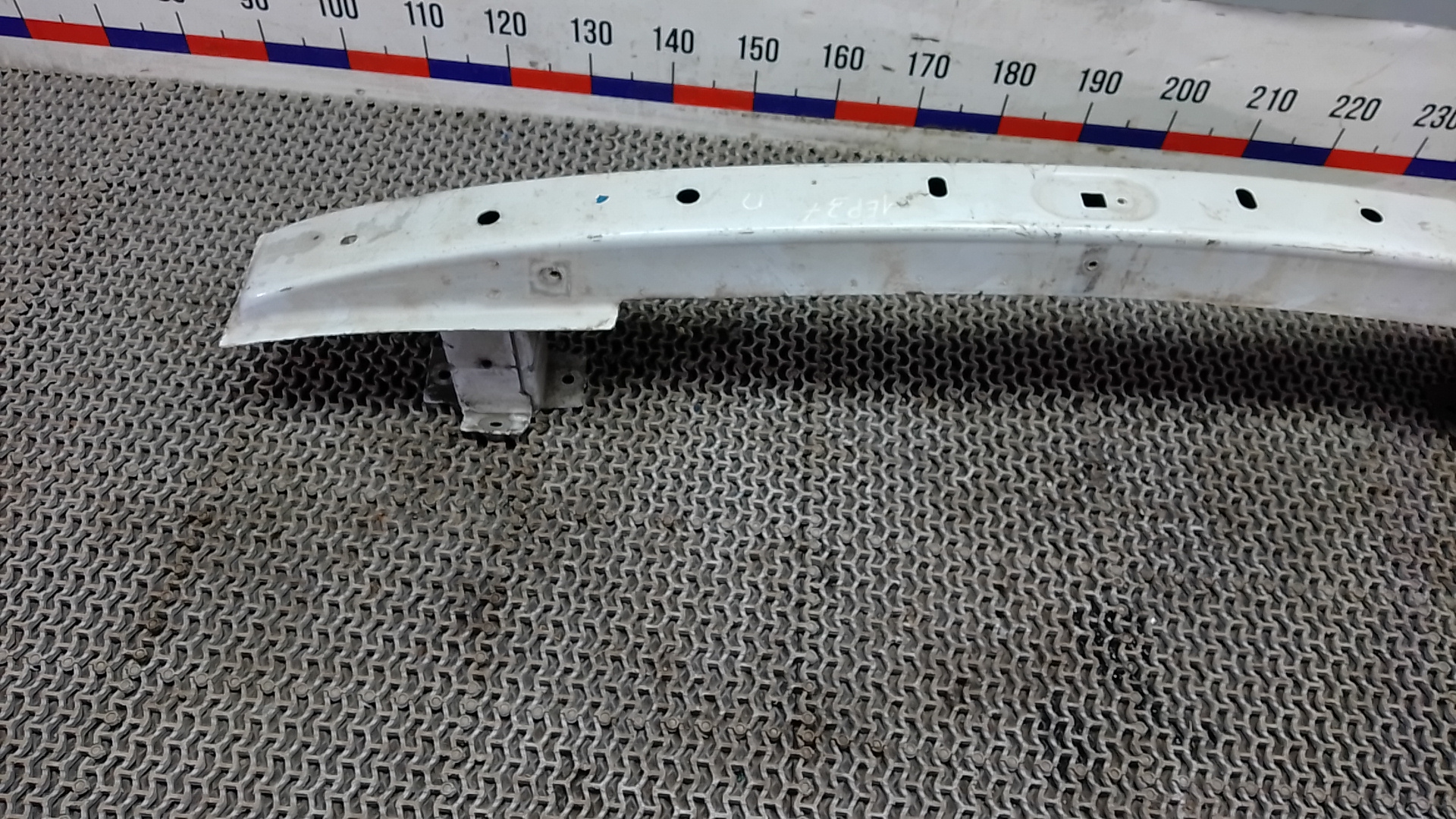 Кронштейн усилителя переднего бампера