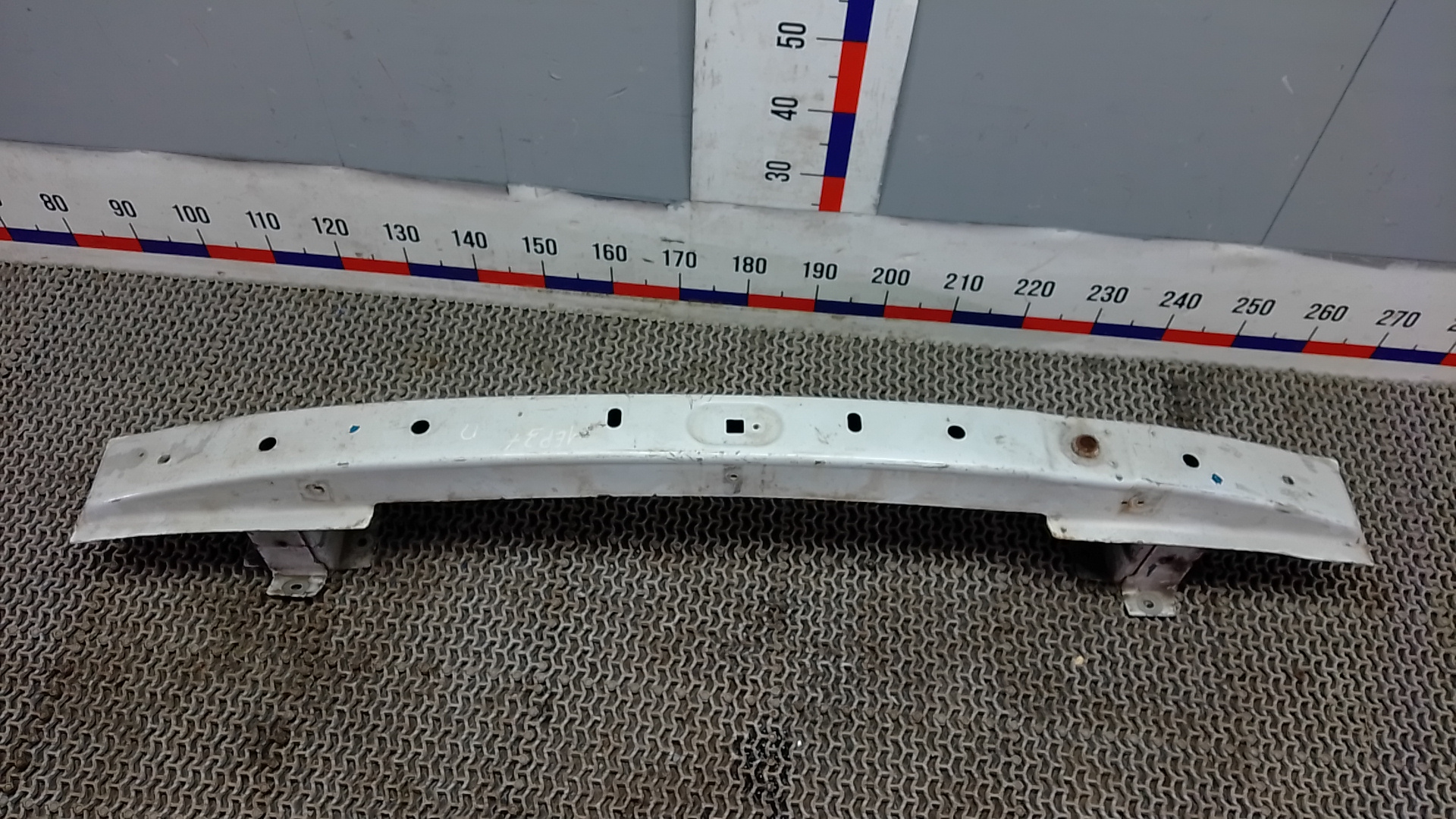 Кронштейн усилителя переднего бампера