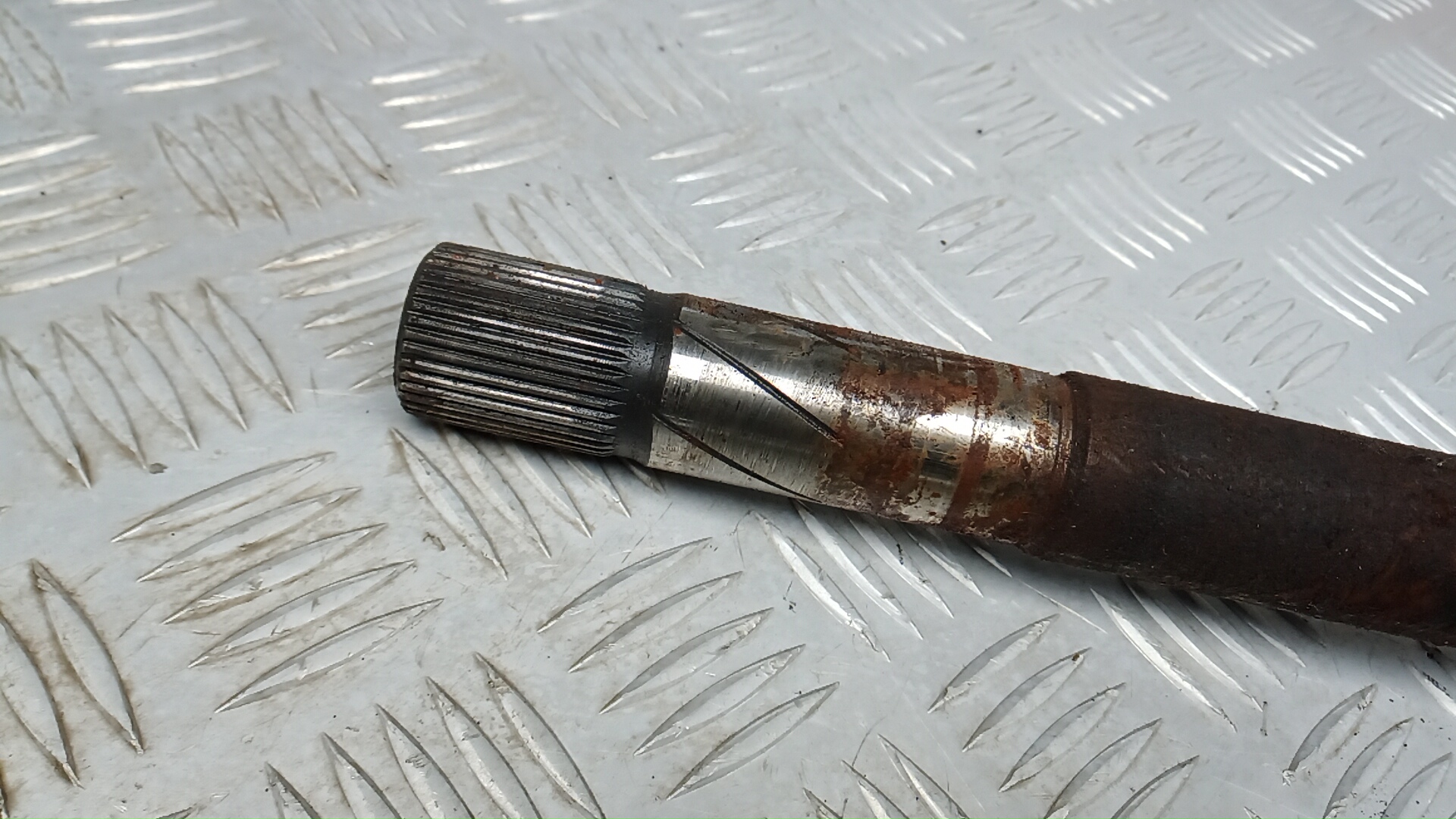 Полуось передняя правая