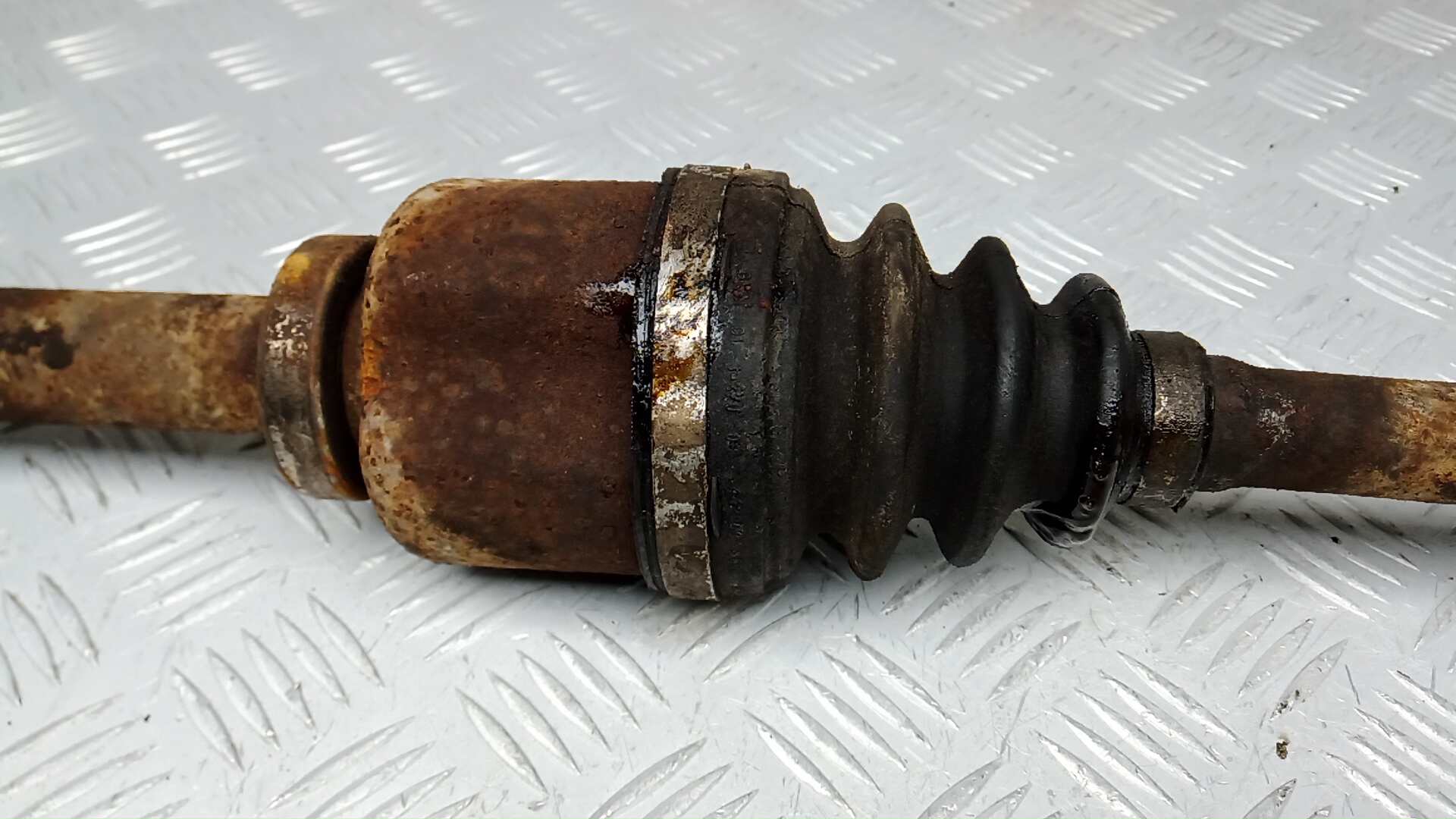 Полуось передняя правая