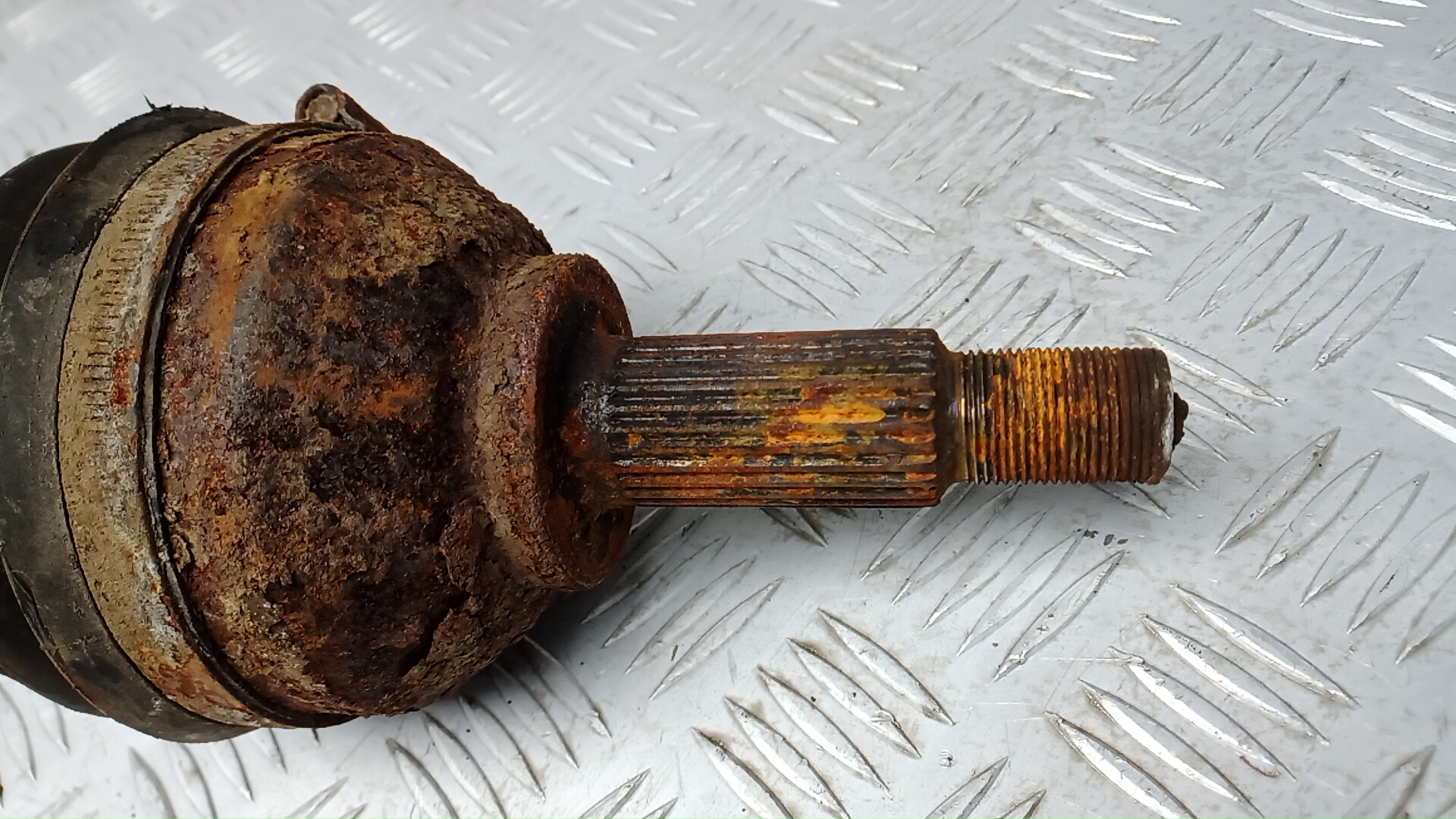 Полуось передняя правая