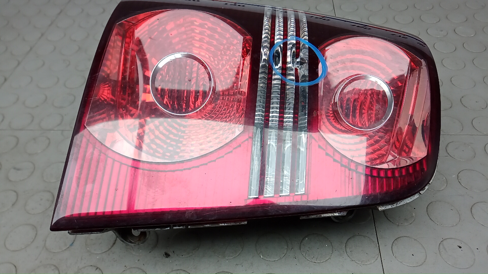 Фонарь задний левый