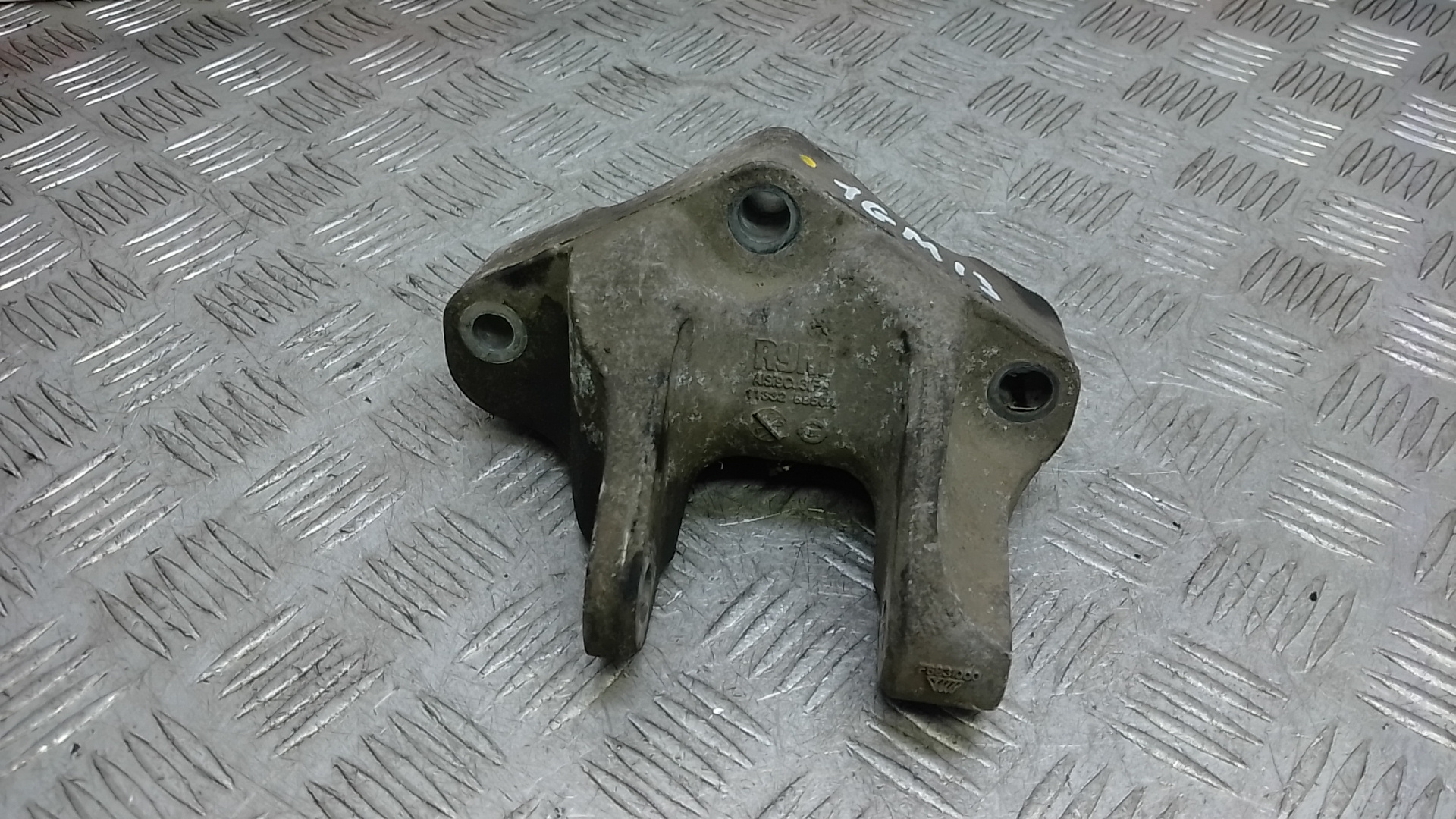 Кронштейн двигателя