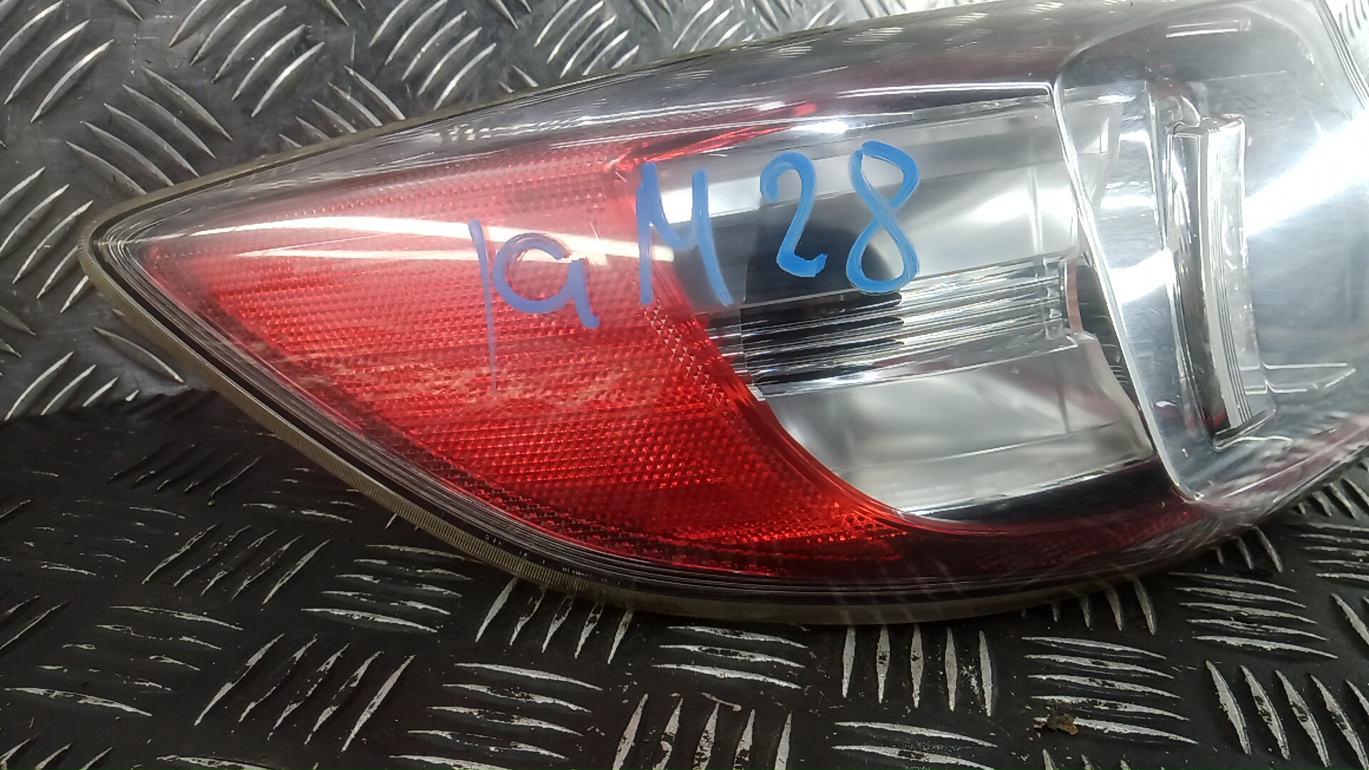 Фонарь задний левый