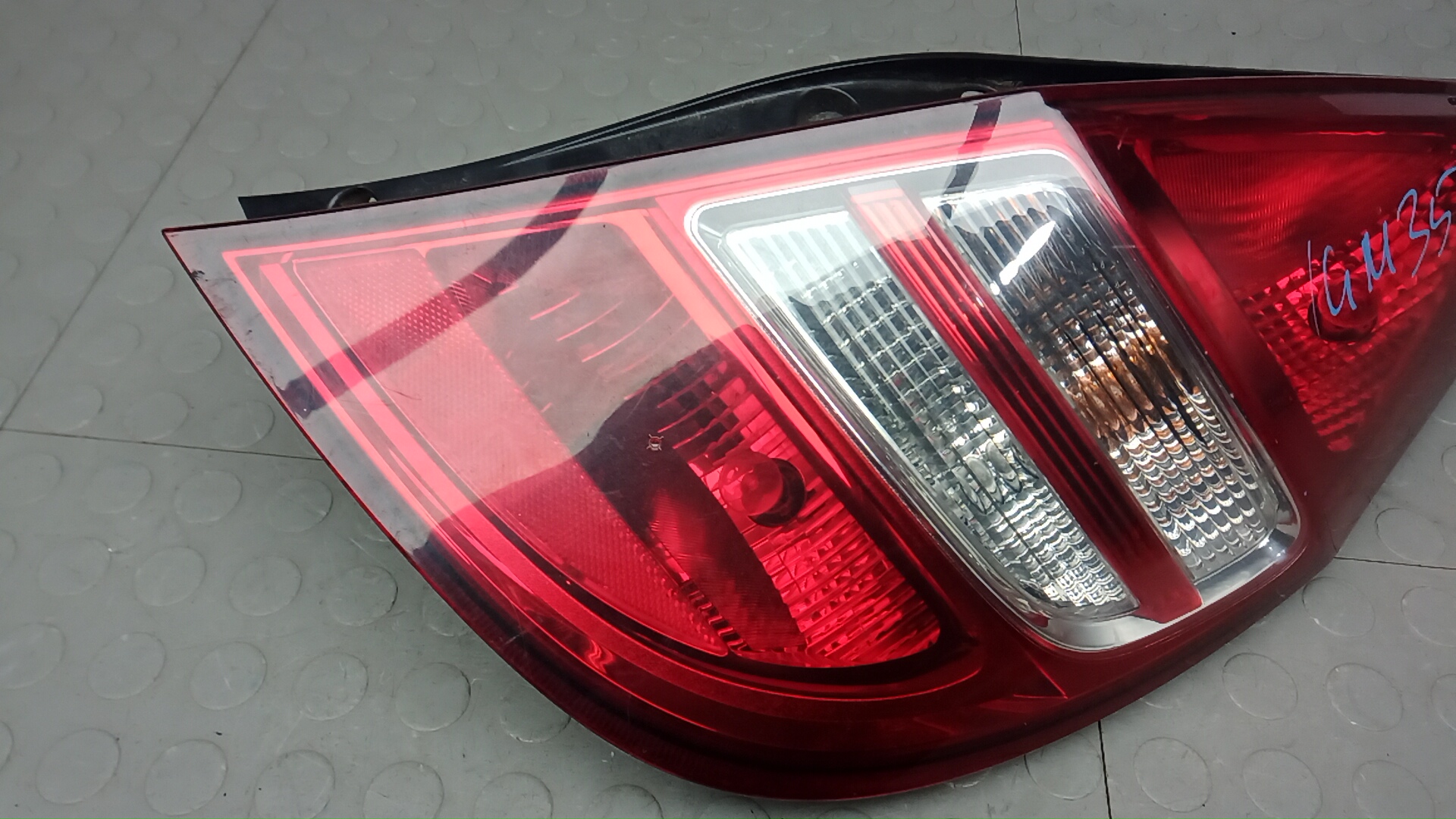 Фонарь задний правый