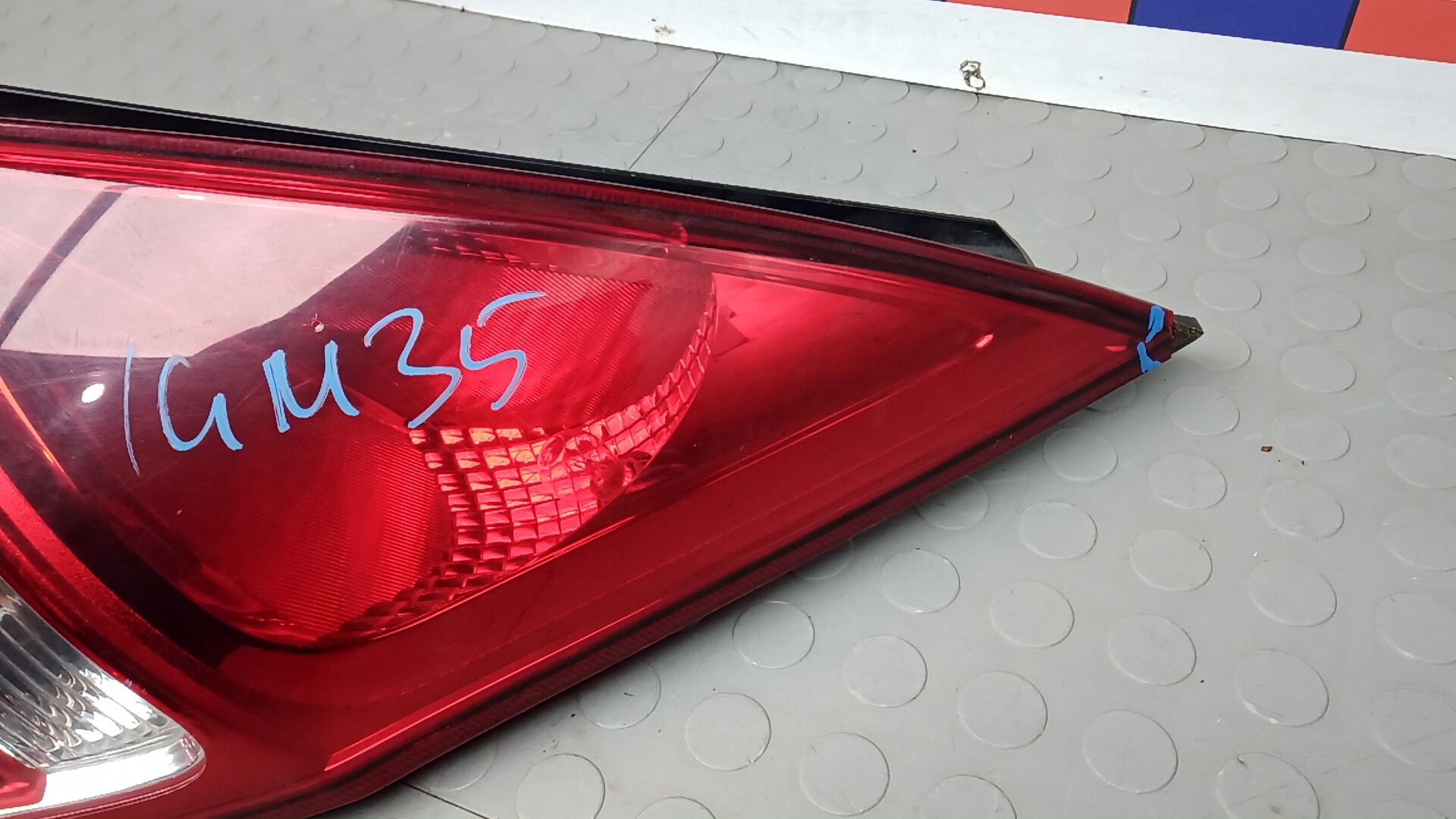 Фонарь задний правый