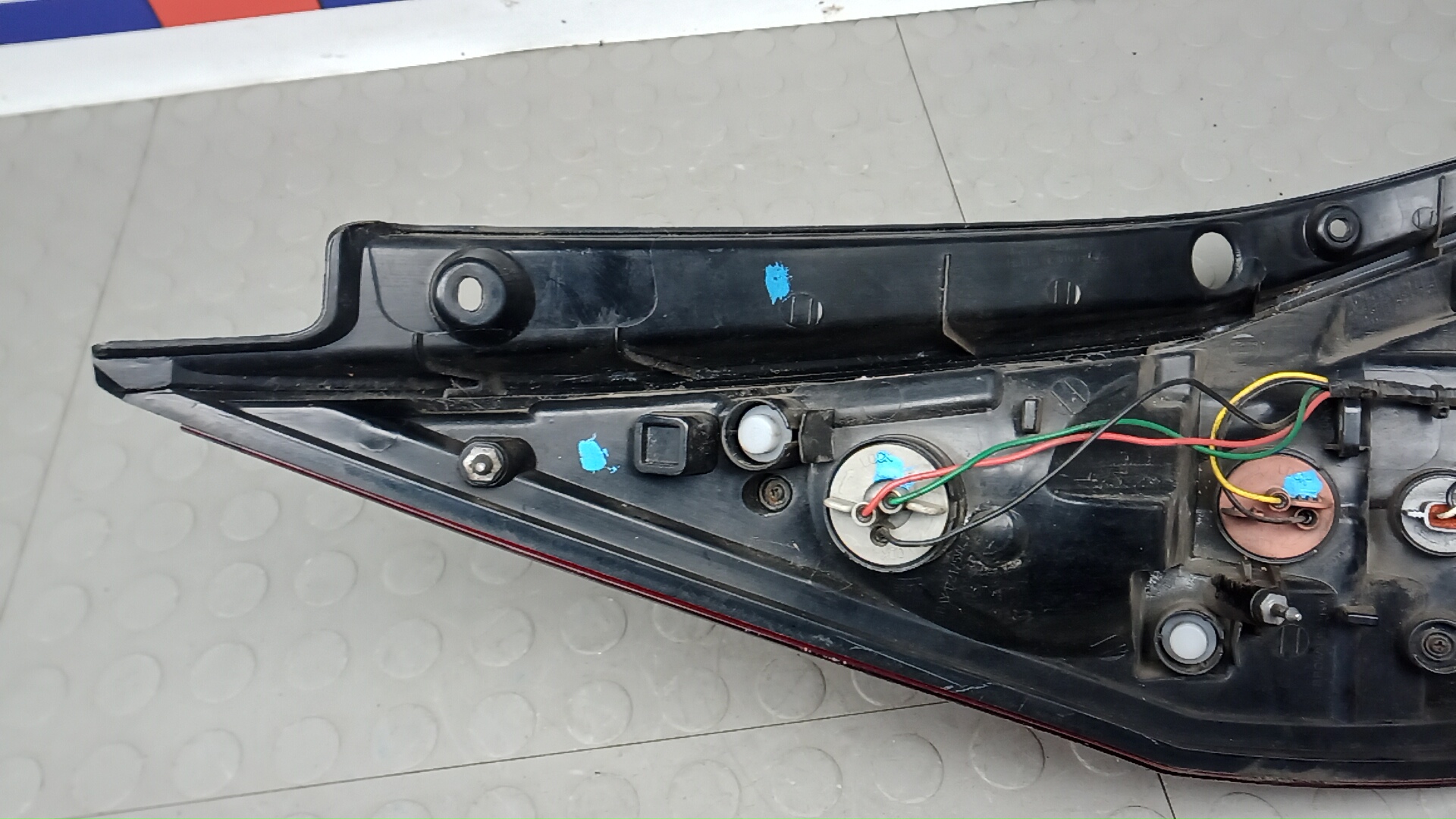 Фонарь задний правый