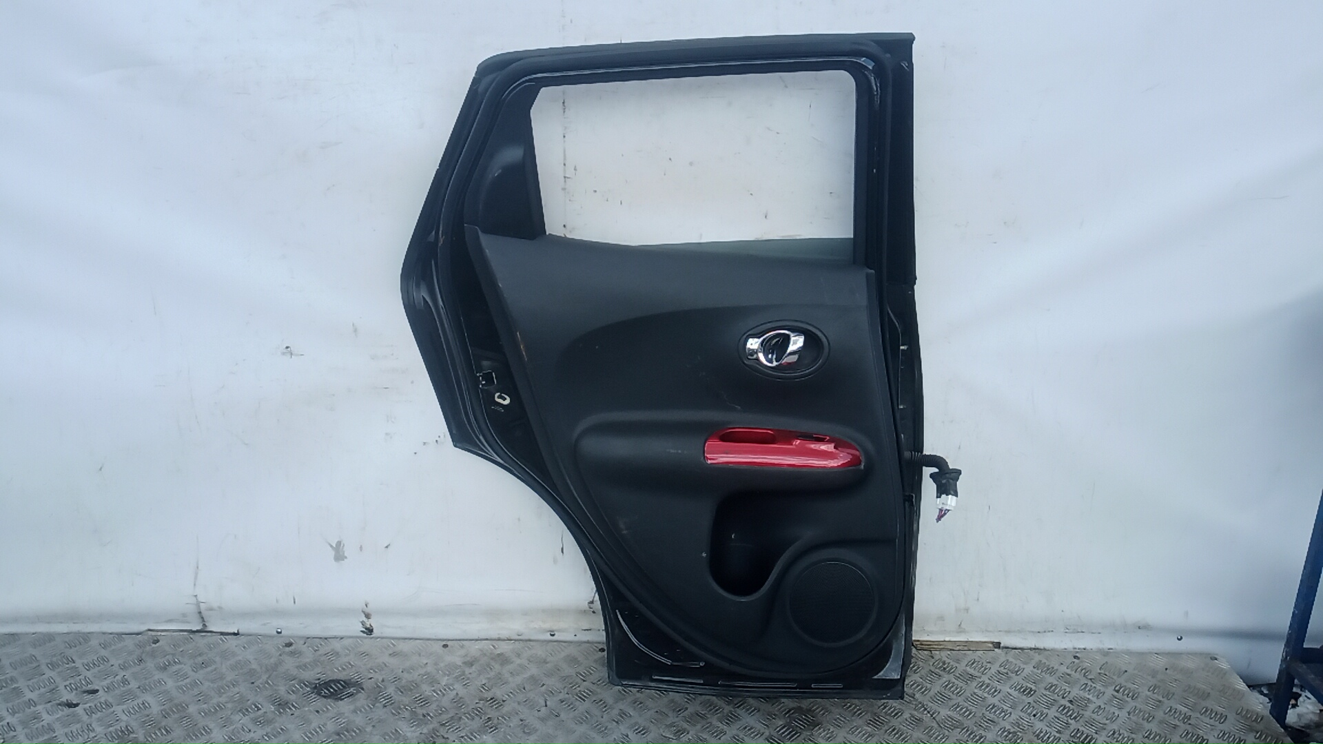 Дверь задняя левая