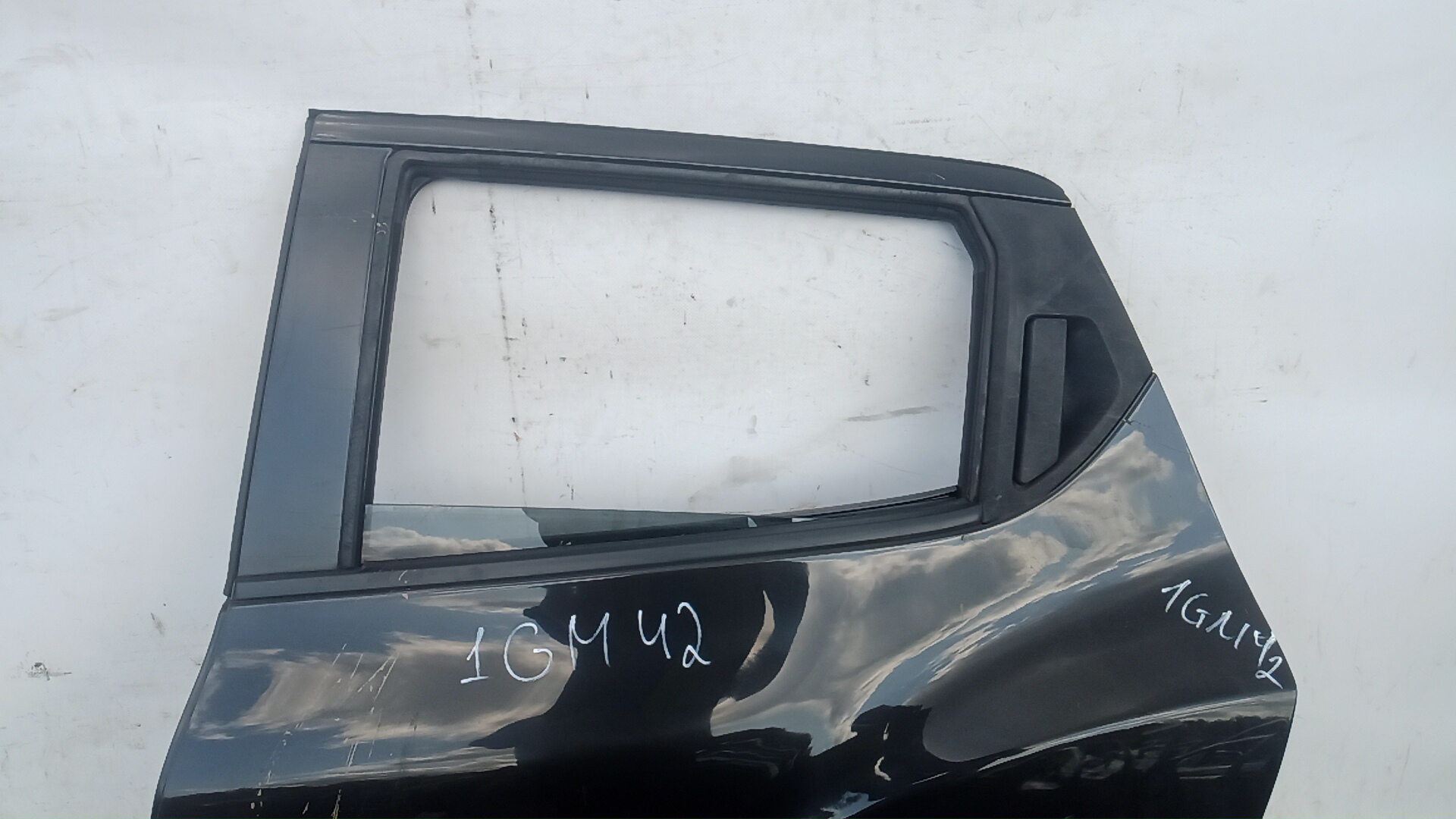 Дверь задняя левая